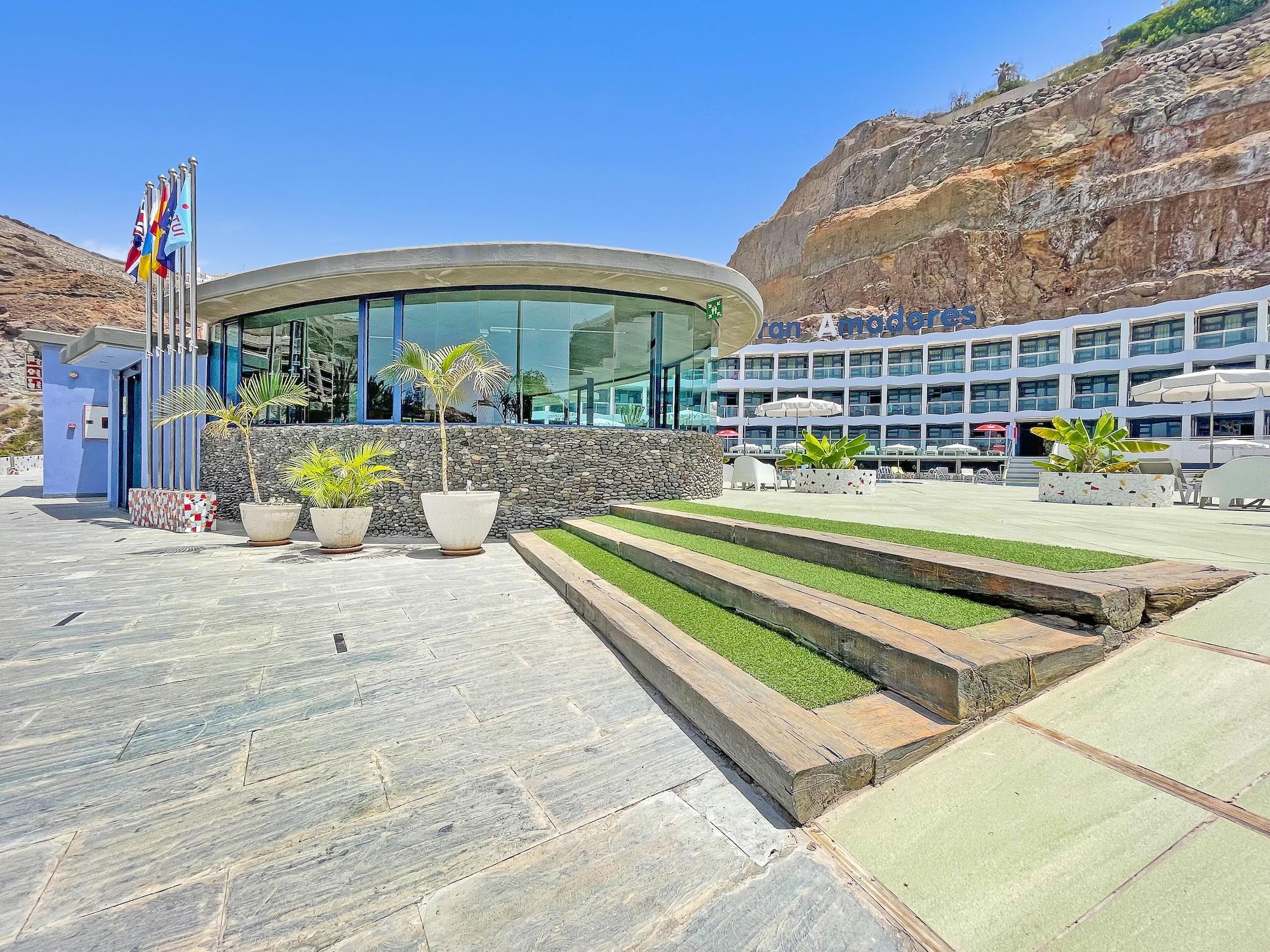 Vista Exterior Apartamentos Gran Amadores