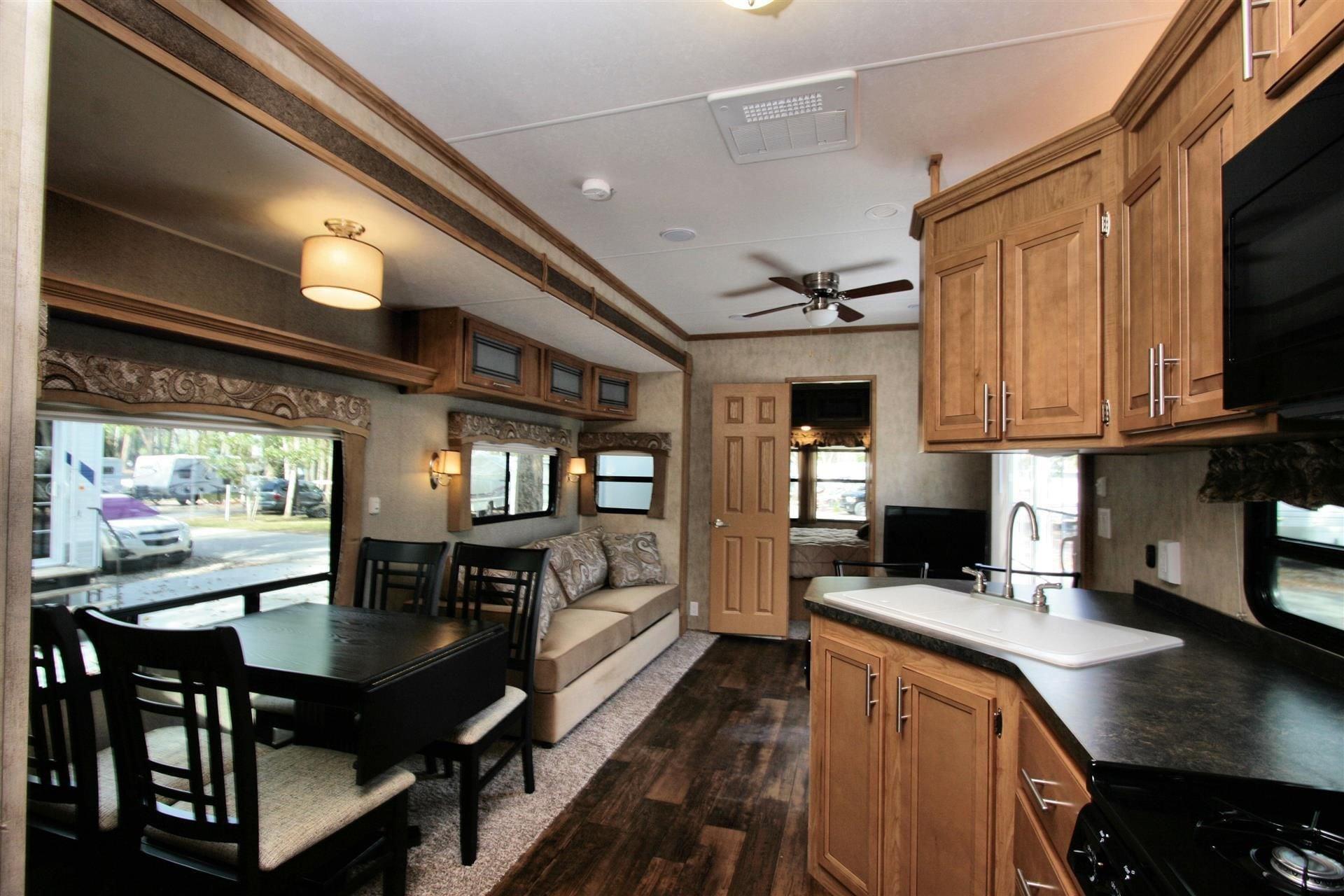 Varios Homosassa River RV Resort