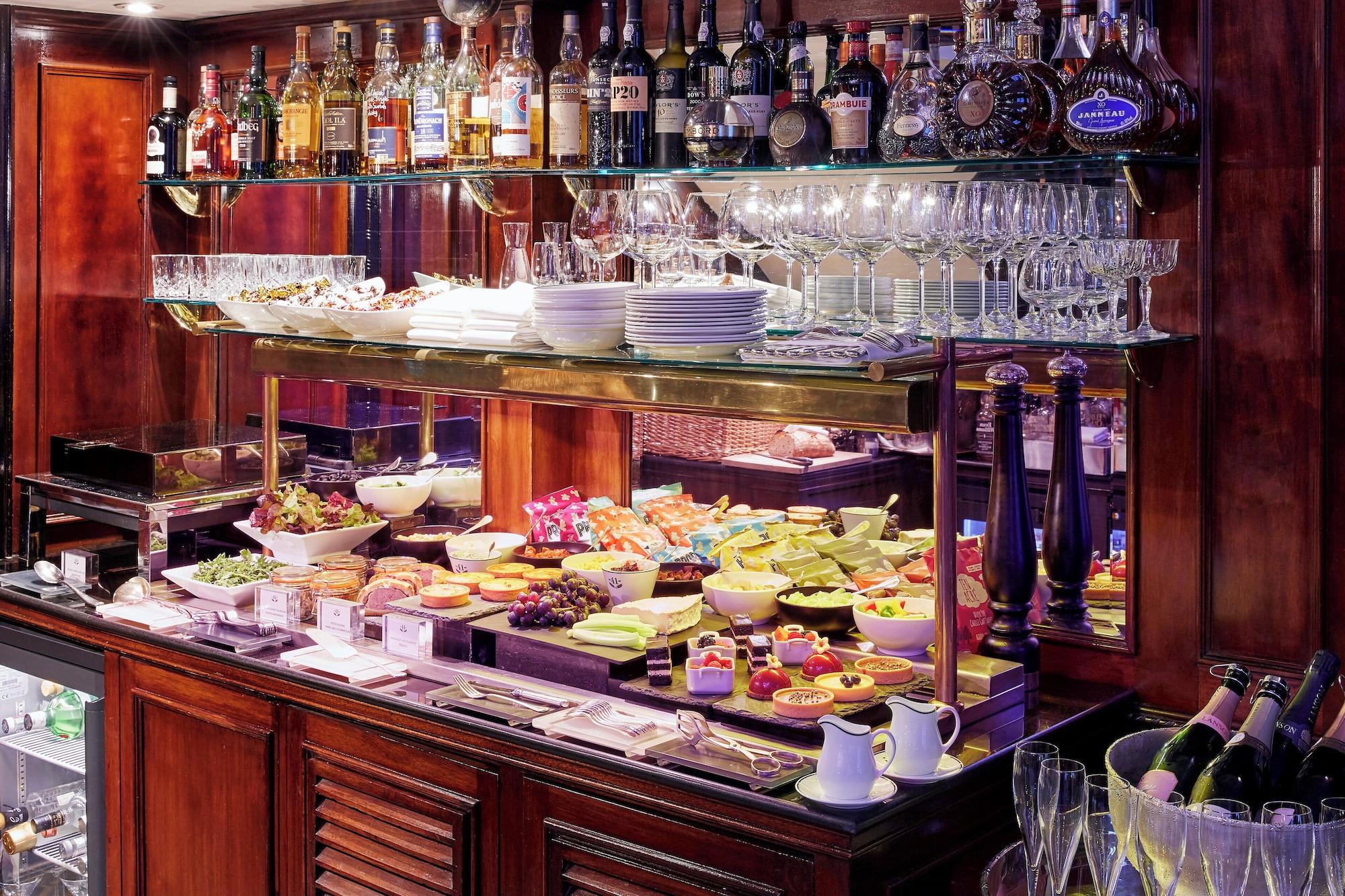 Bar/Salón Hotel 41