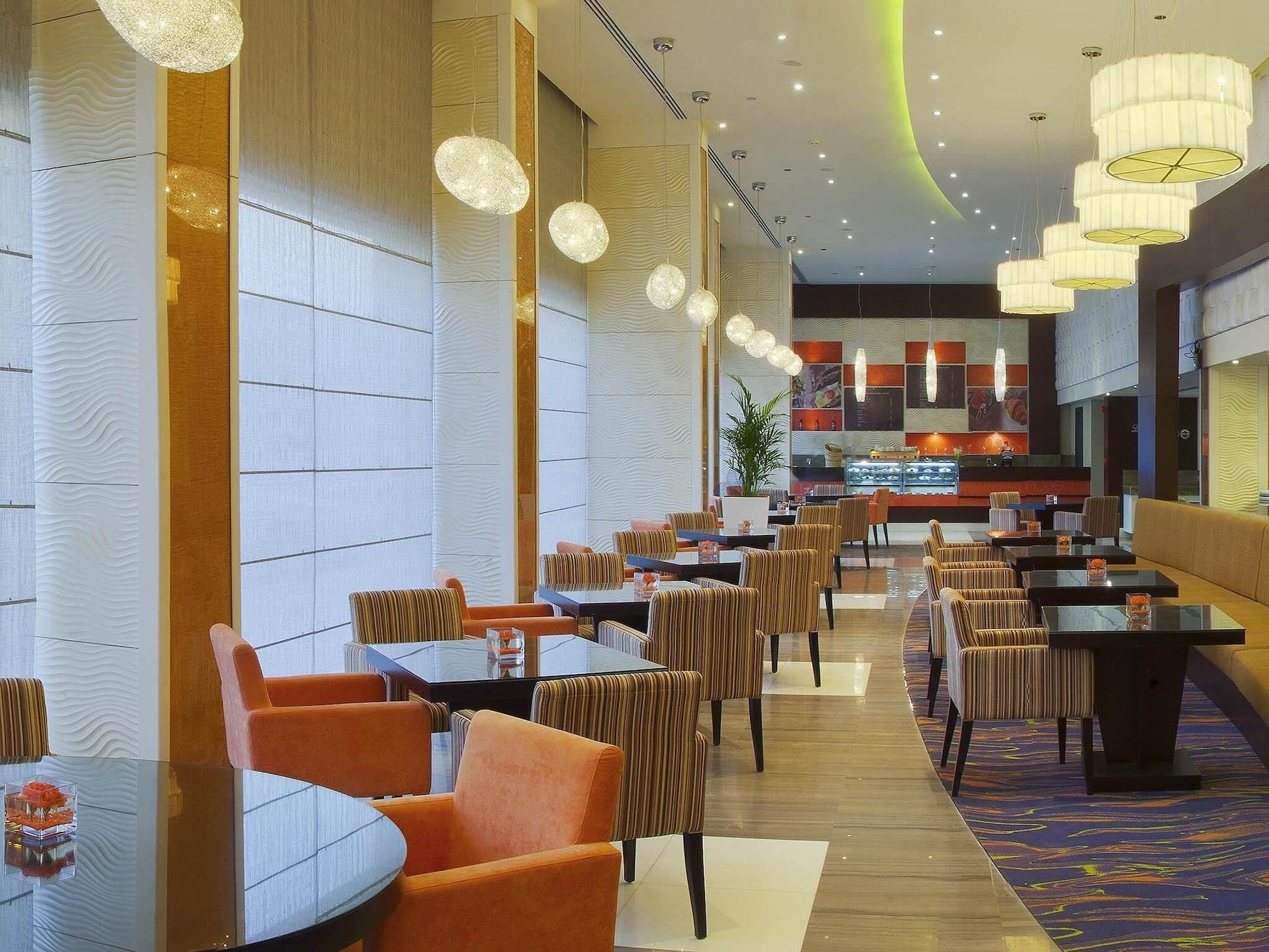 Restaurant Novotel Suites Riyadh Olaya