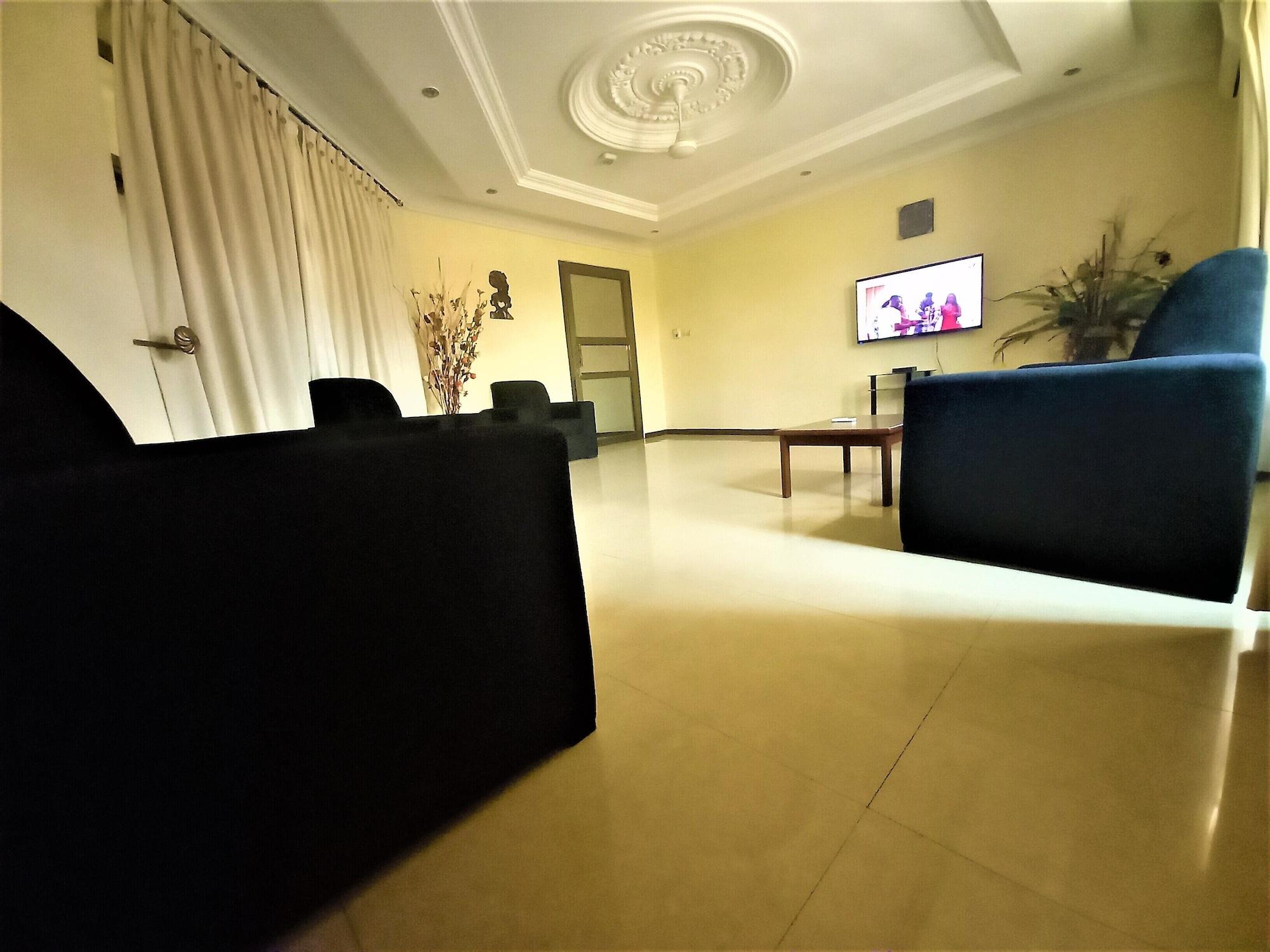 Bar/Salón KCS Guest House