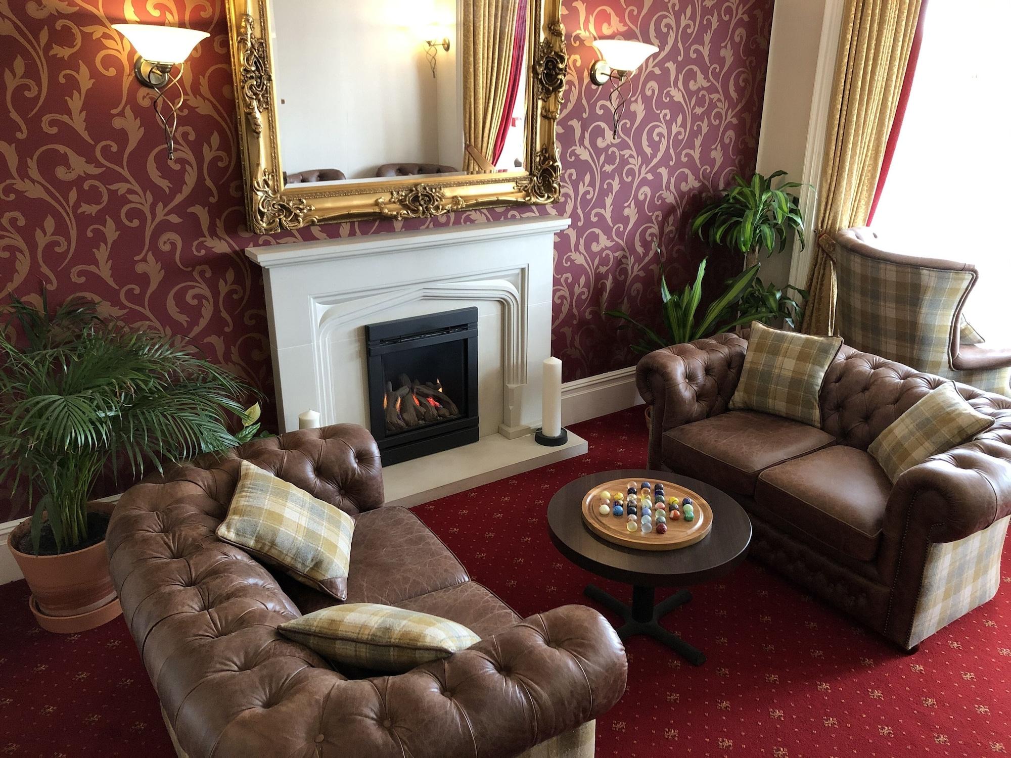 Bar/Salón Queenswood Hotel