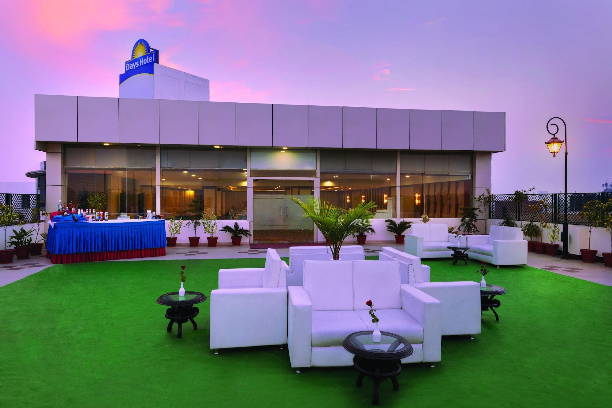Vista Exterior Days Hotel by Wyndham Jalandhar Jyoti Chowk