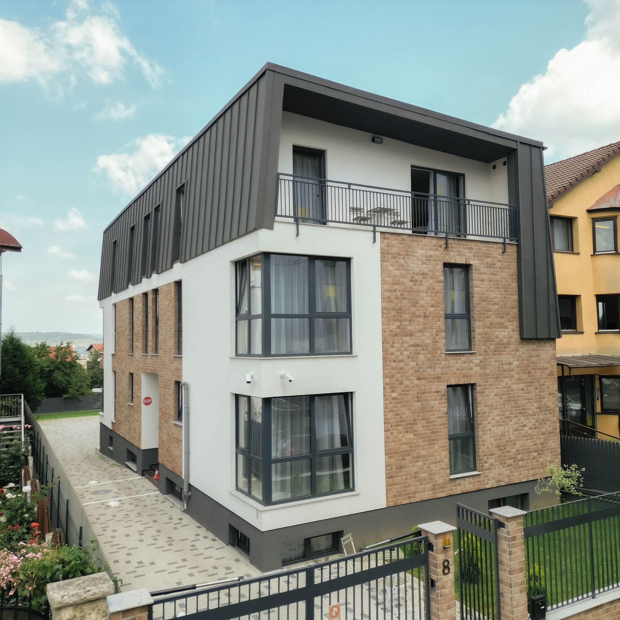 Varios ZEN Garden Apartments