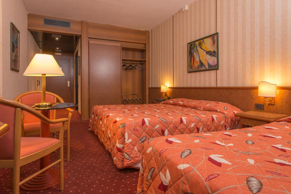 Habitación Meditur Hotel Pomezia