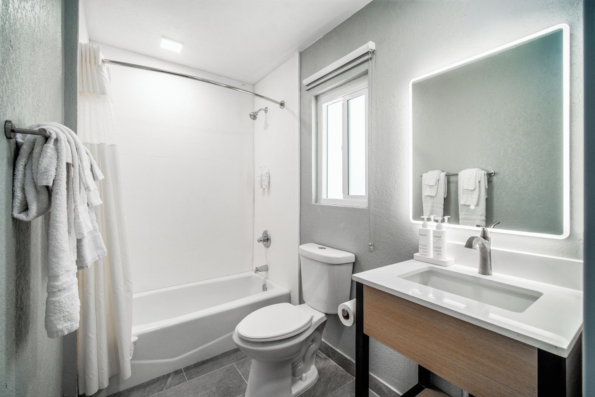 Equipamiento de Habitación Pacific Inn & Suites