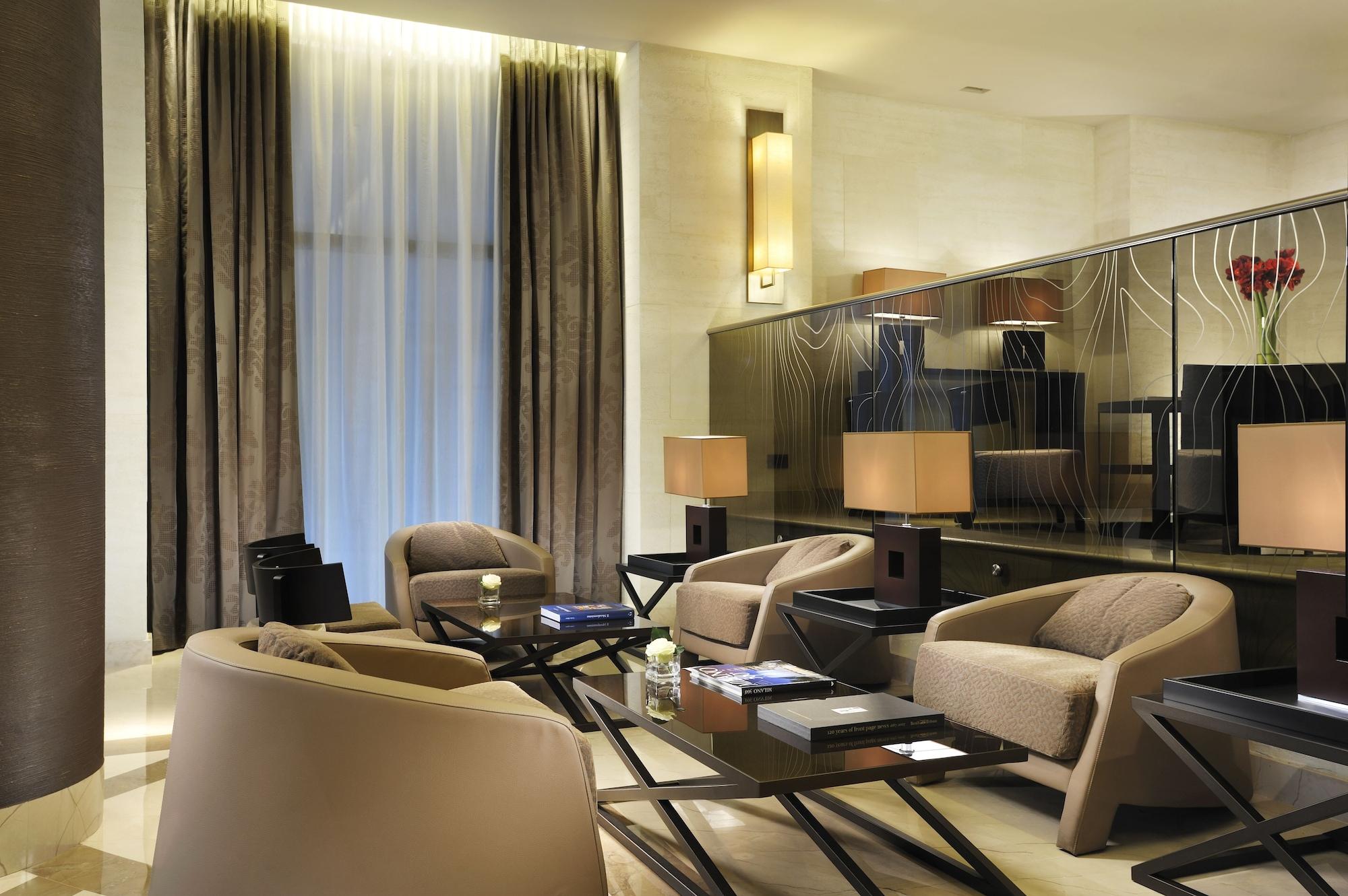 Vista Lobby Uptown Palace
