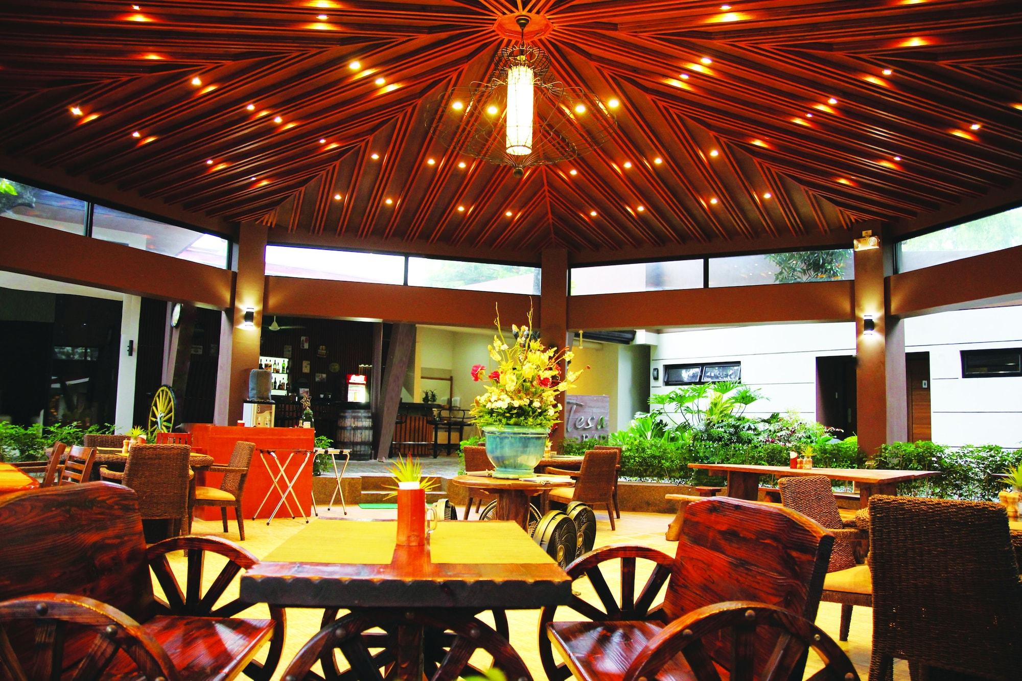 Restaurant Batangas Country Club
