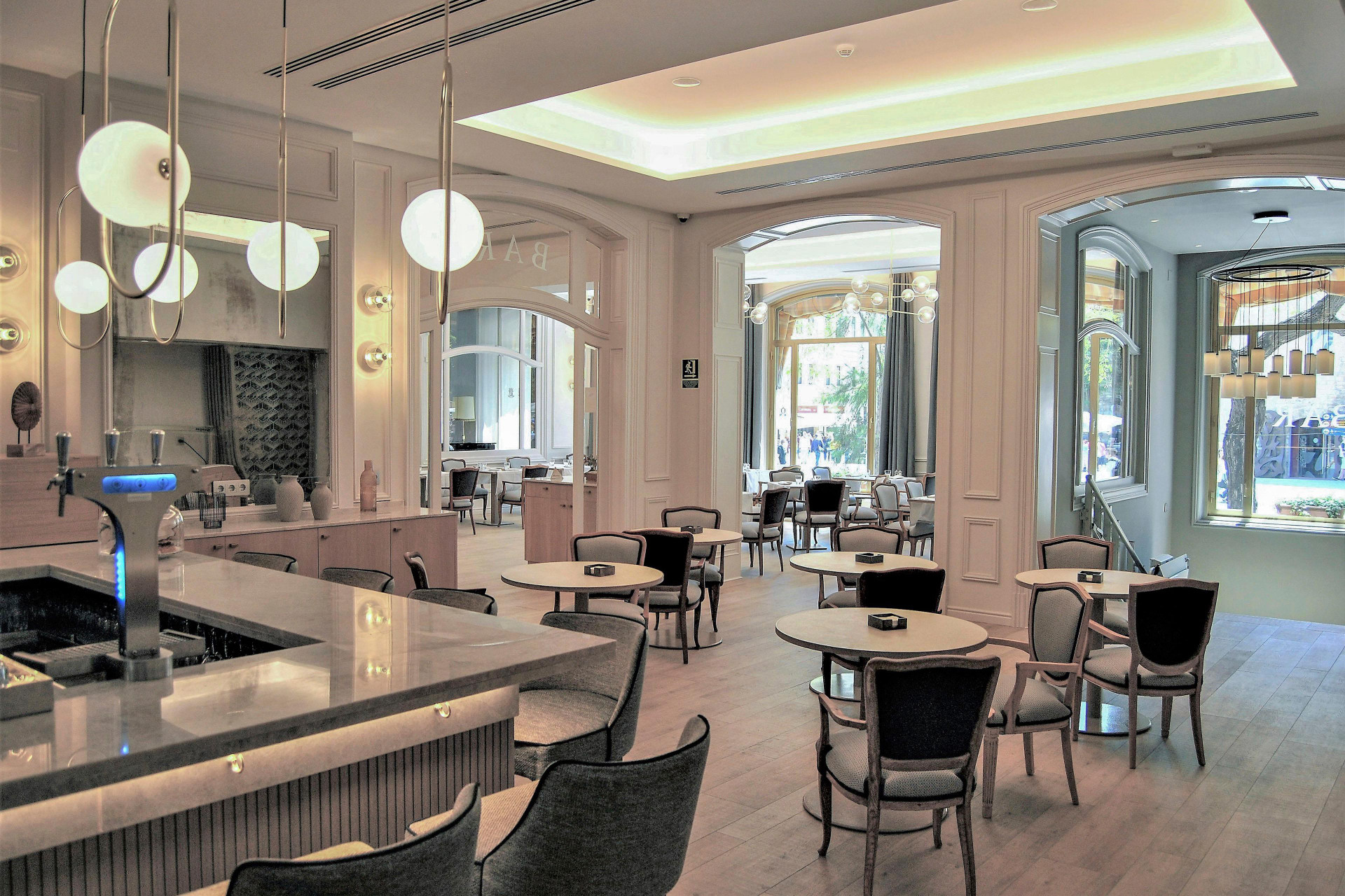 Bar/Salón Lamaro Hotel