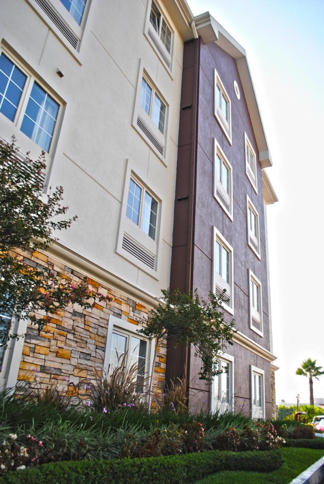 Vista Exterior Hotel Intercity Zapopan