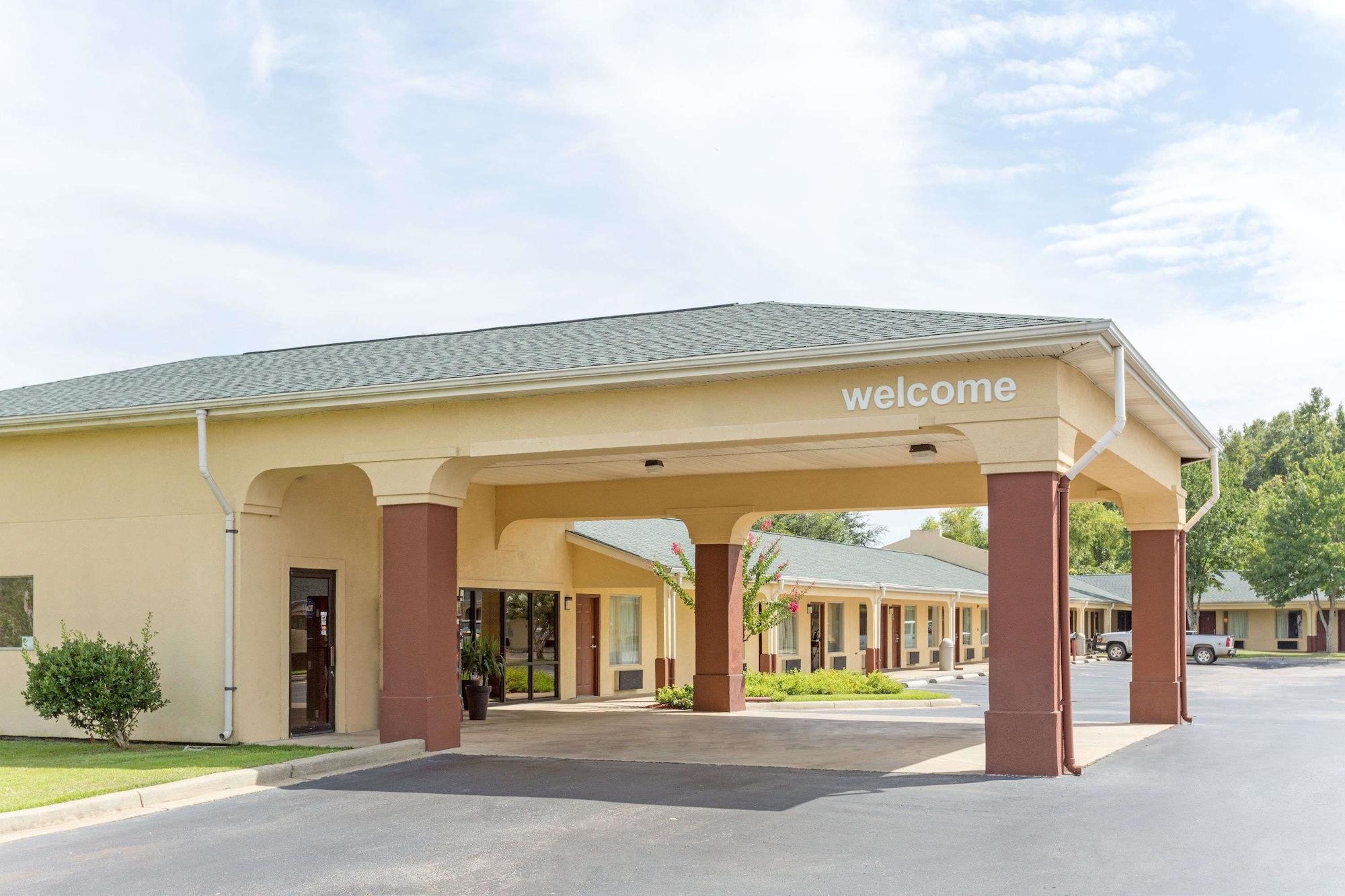 Vista Exterior Americas Best Value Inn & Suites Sumter