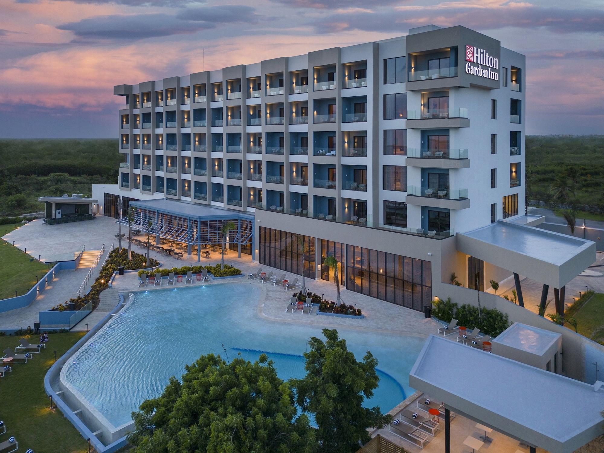 Vista Exterior Hilton Garden Inn La Romana