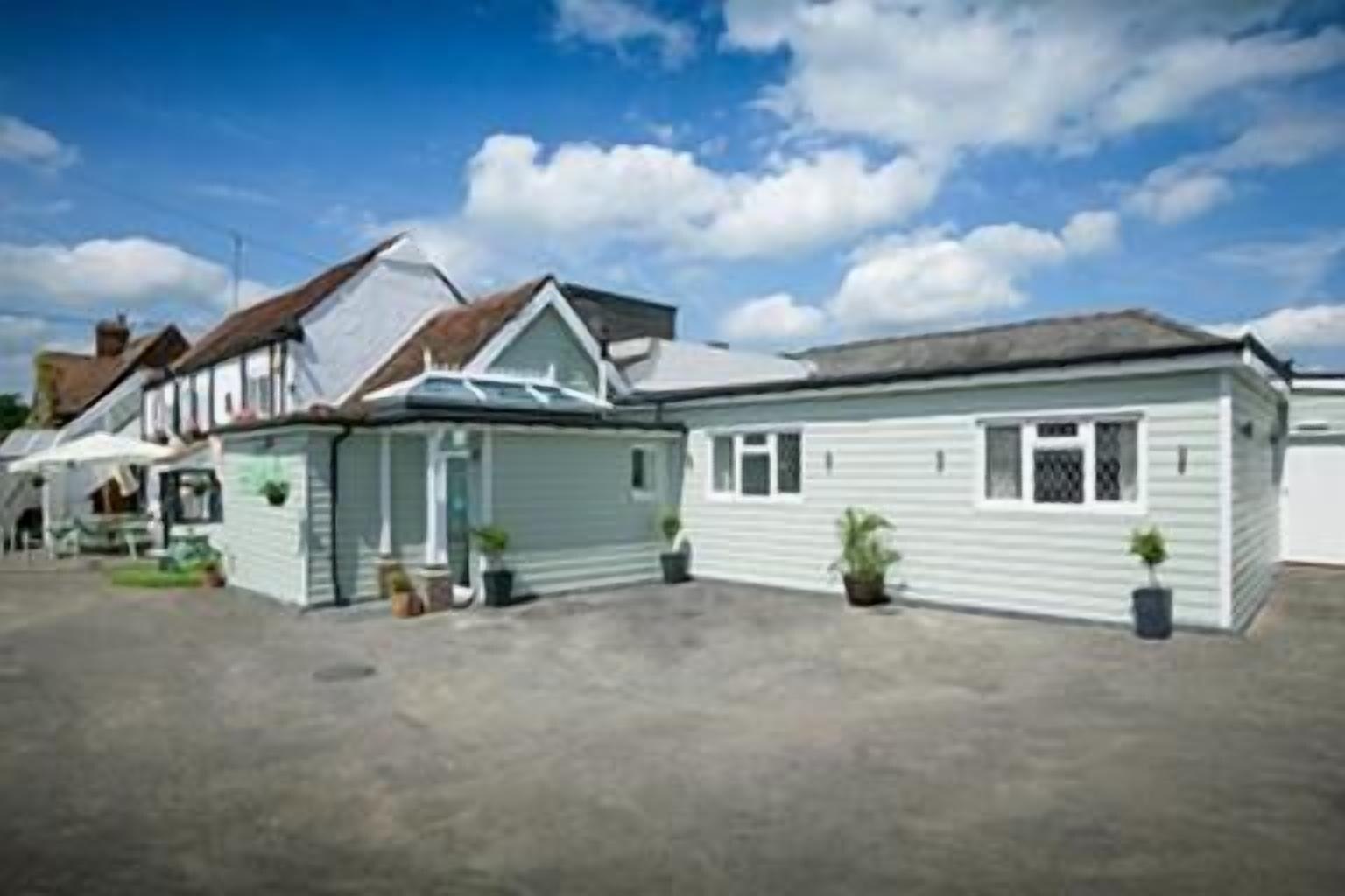 Vista Exterior King William