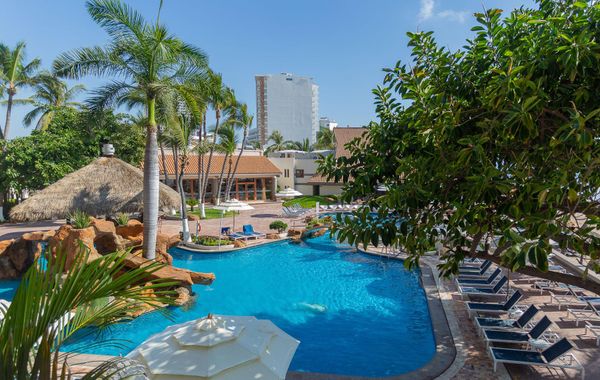 Luna Palace Hotel and Suites