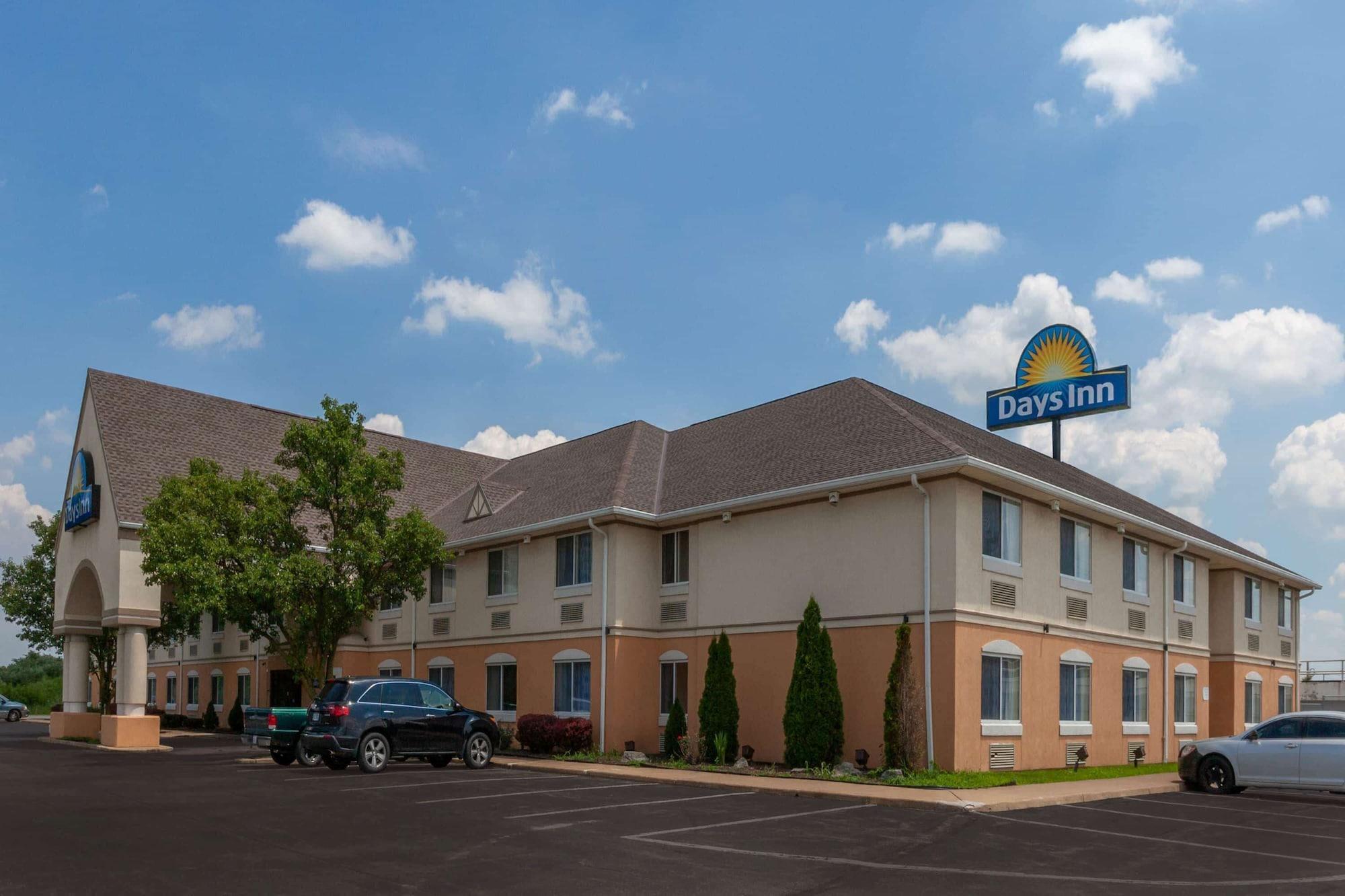 Vista Exterior Days Inn by Wyndham Milan Sandusky South