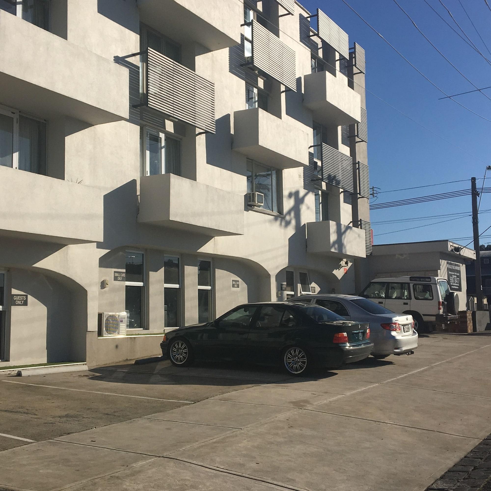 Vista Exterior Parkville Place Serviced Apartments