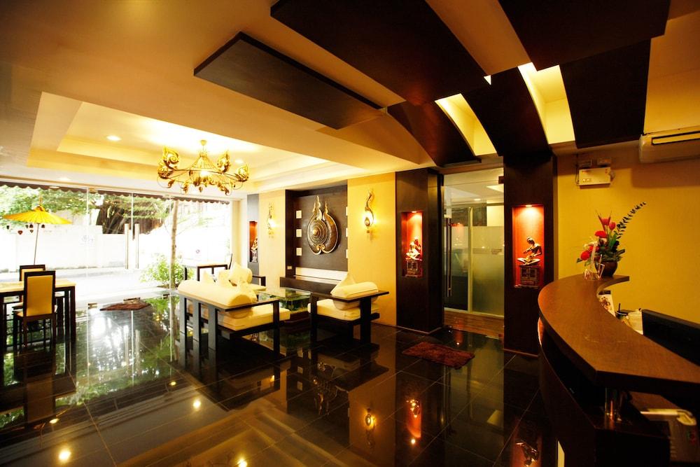 Vista Lobby Mirth Sathorn Bangkok