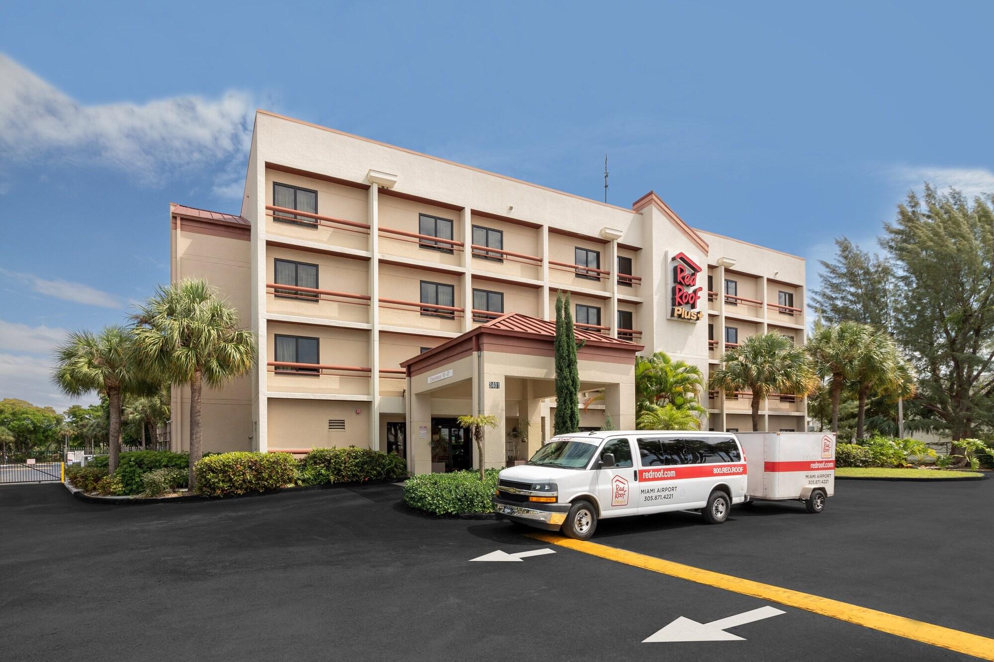 Vista Exterior Red Roof Inn PLUS+ Miami Airport