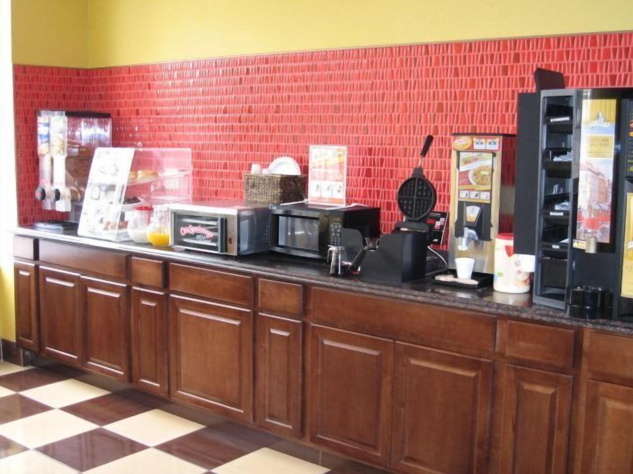 Restaurant Townhouse Inn & Suites