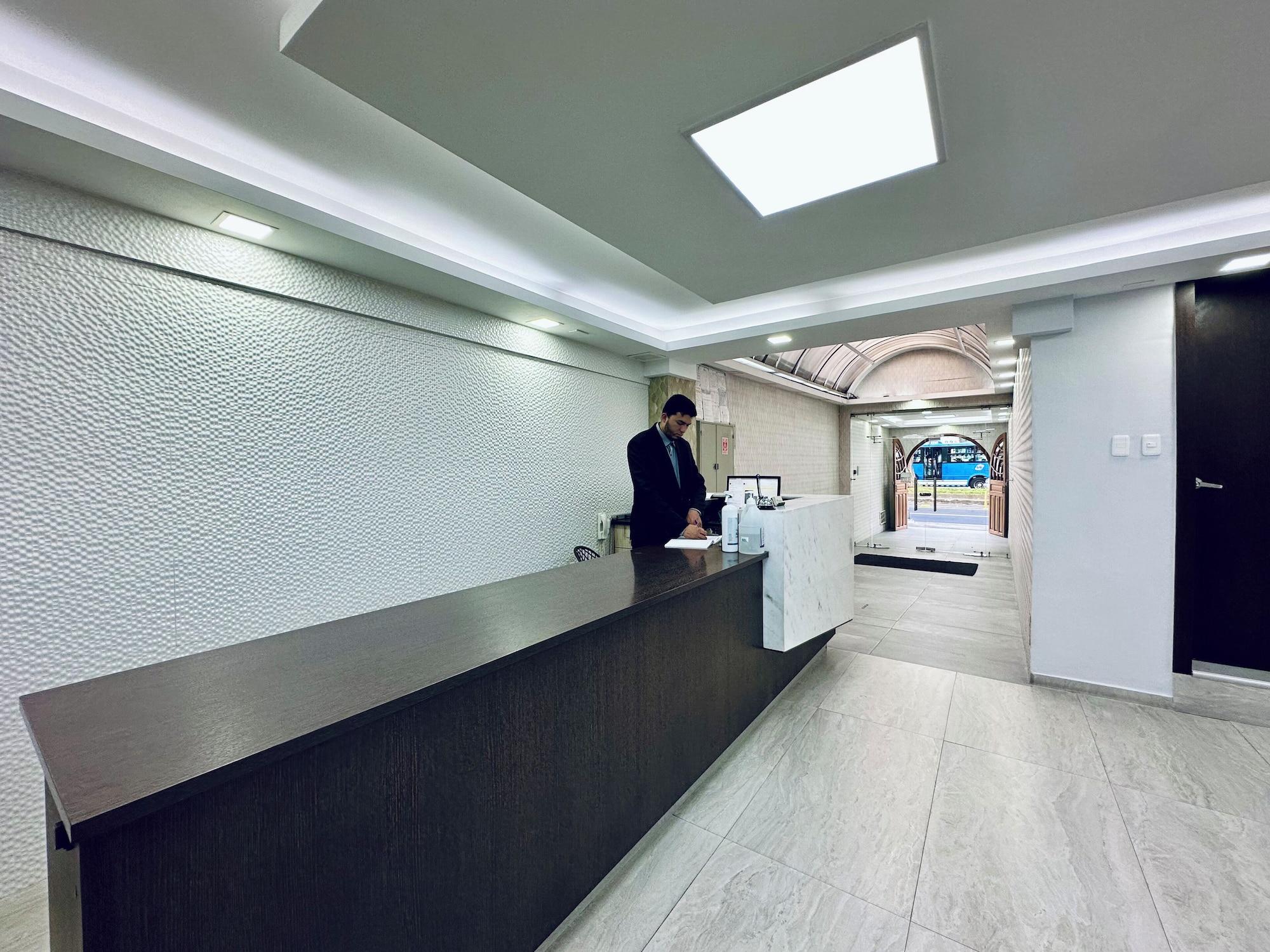 Vista Lobby Hotel Tiwintza Internacional
