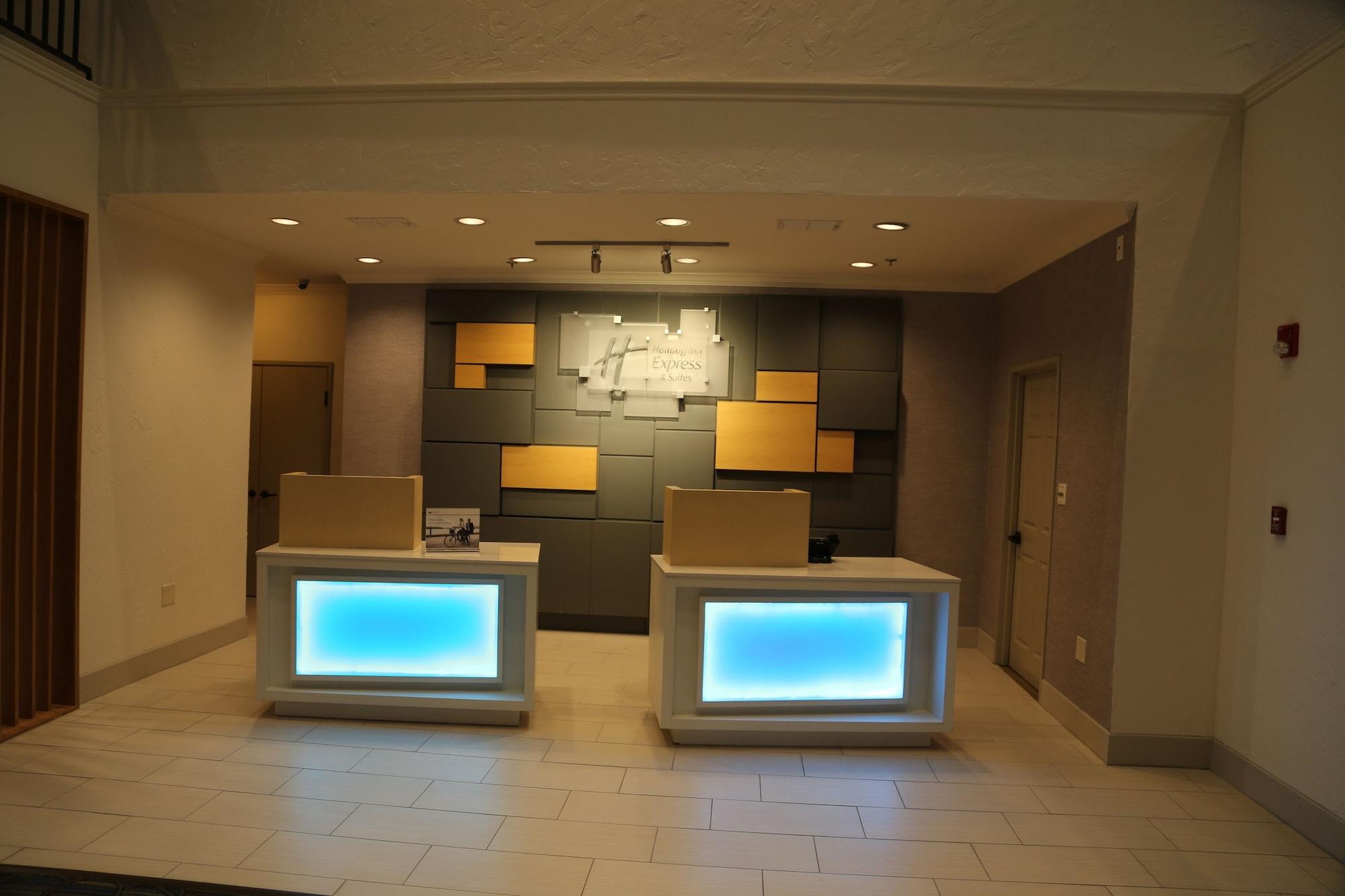Vista Lobby Holiday Inn Express Hotel & Suites Greenville by IHG