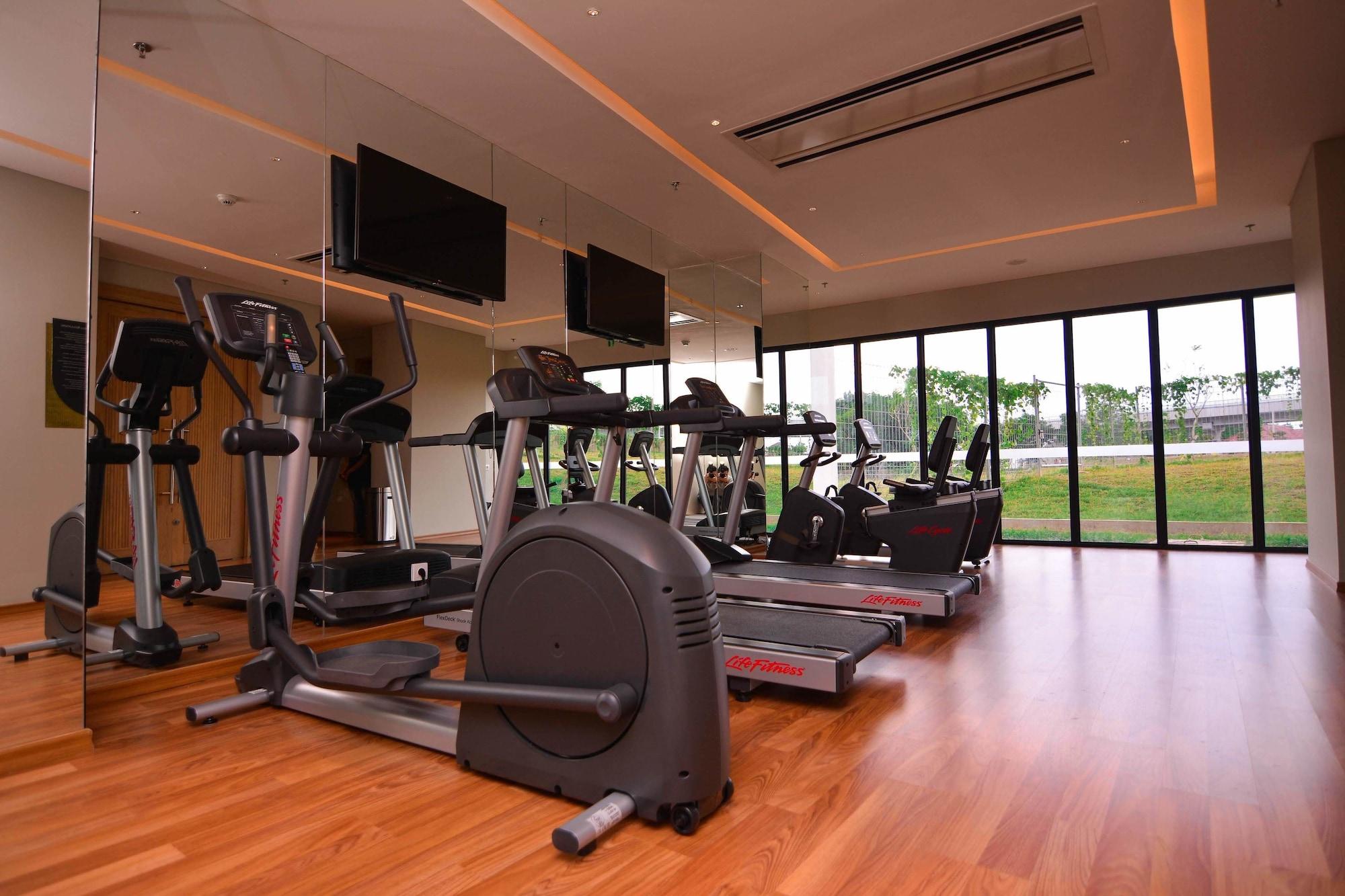 Gimnasio Hotel Santika Premiere Bandara - Palembang