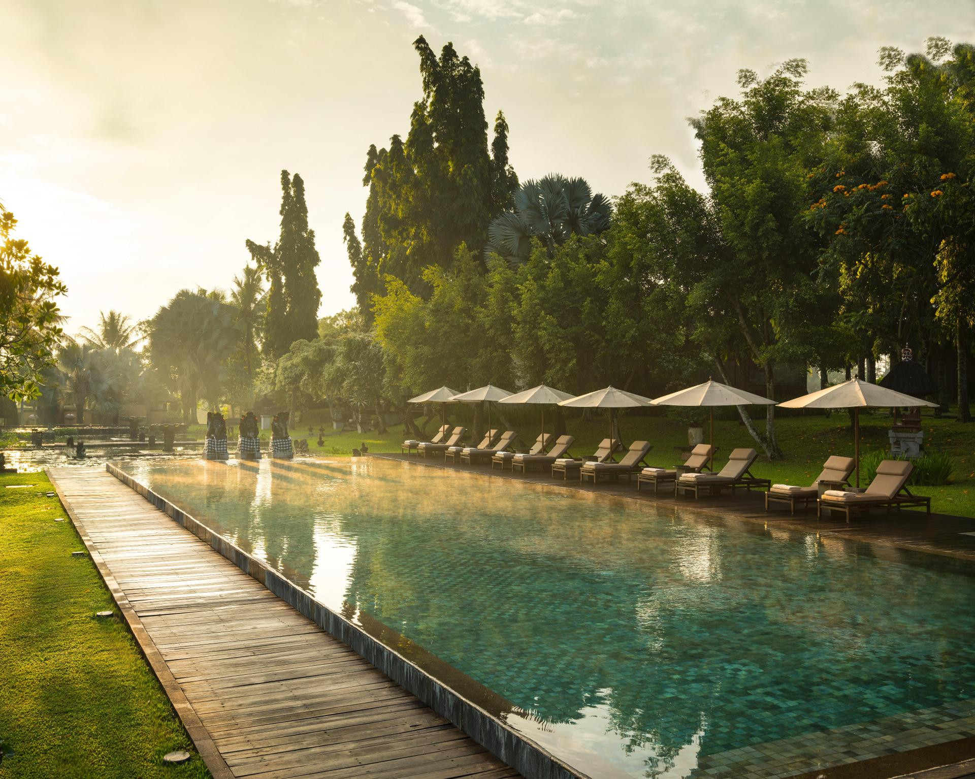 Vista da piscina Tanah Gajah, a Resort by Hadiprana