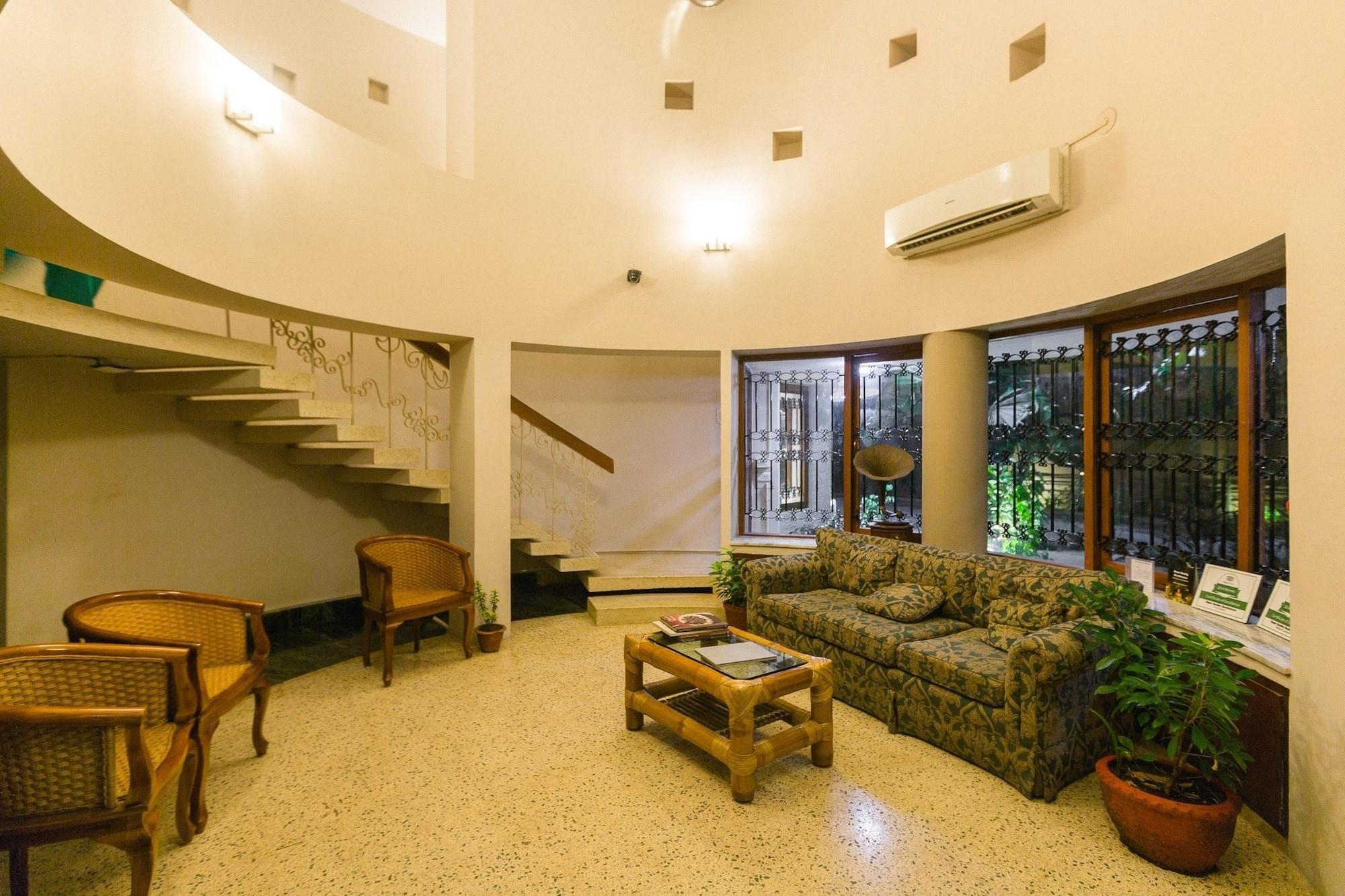 Vista Lobby Hanu Reddy Residences Poes Garden