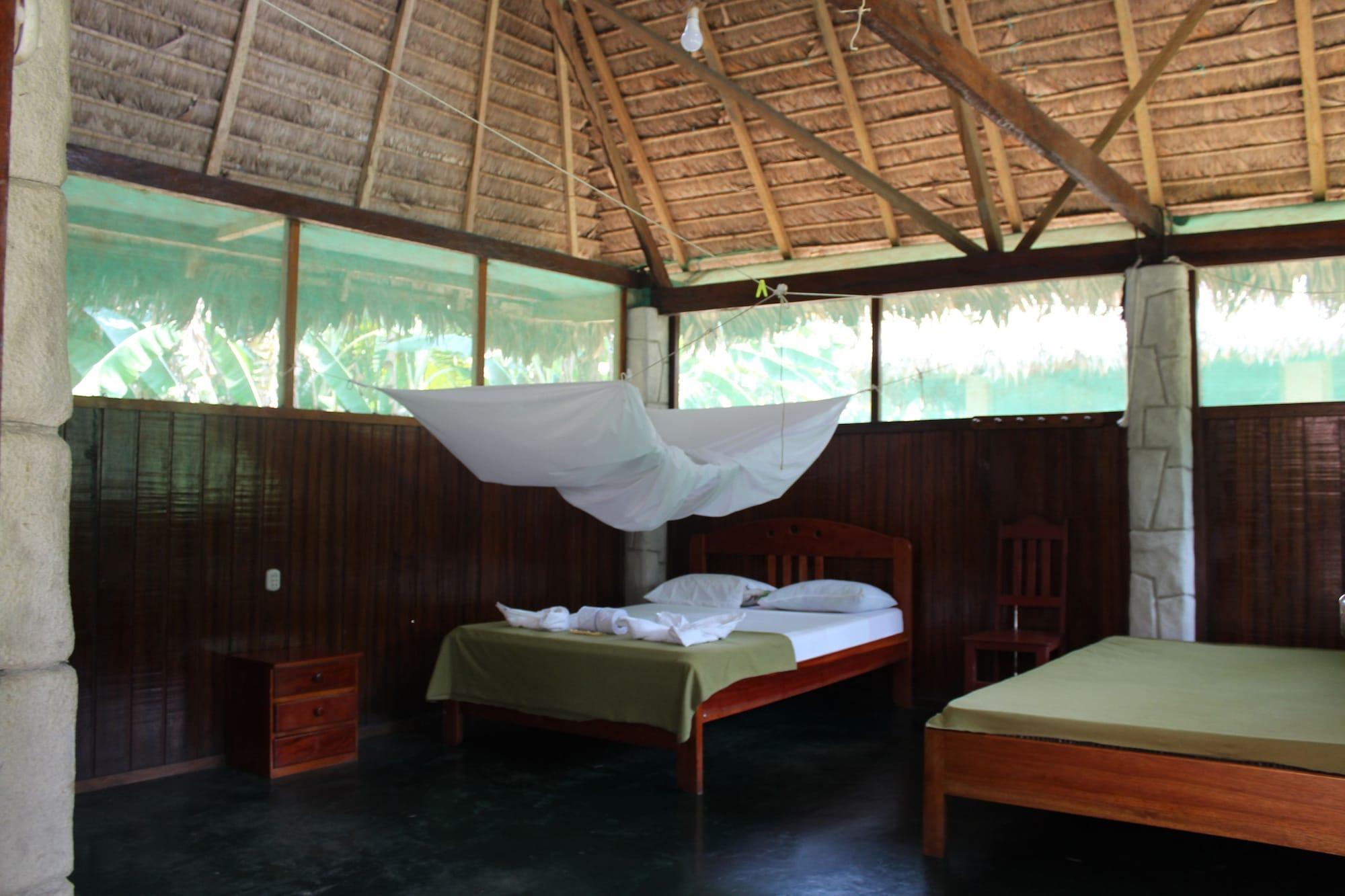 Varios Paradise Amazon Lodge & Adventure