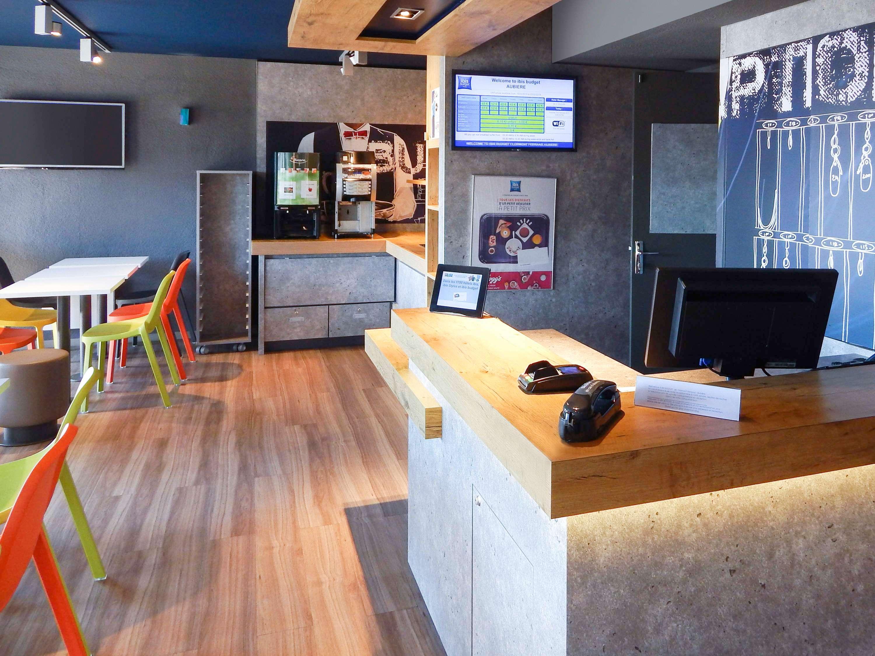 Vista Lobby Ibis Budget Clermont Ferrand Sud Aubière