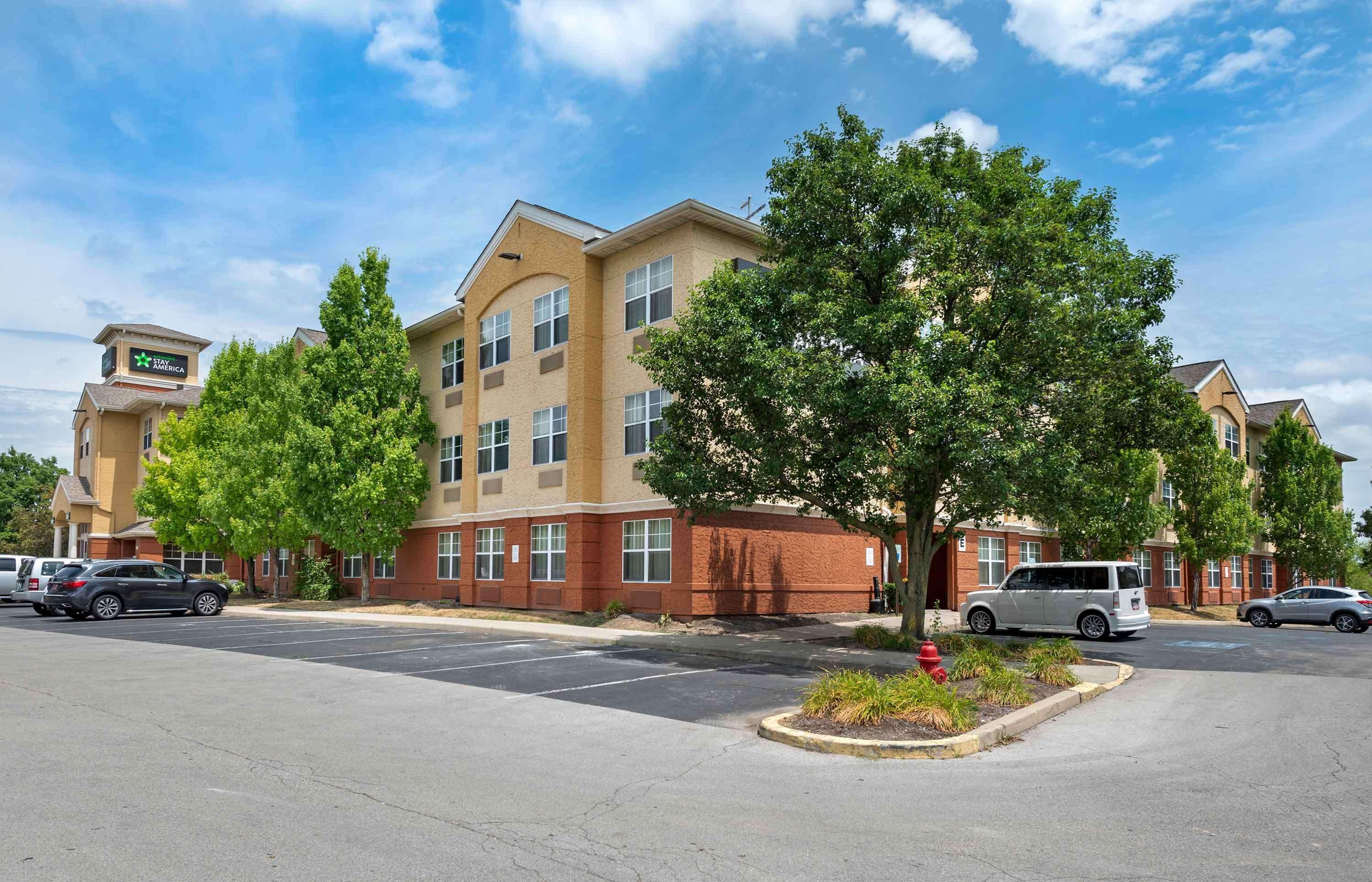Vista Exterior Extended Stay America Suites Indianapolis Airport W Southern