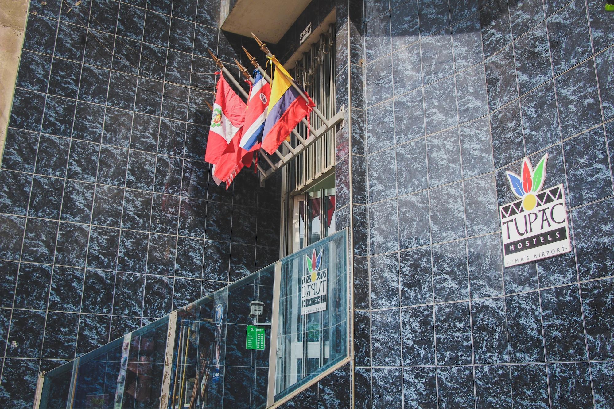 Vista Exterior Tupac Hostel - Lima Airport