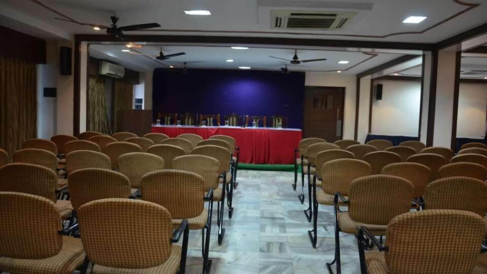 Centro de Negocios Jaya Residency