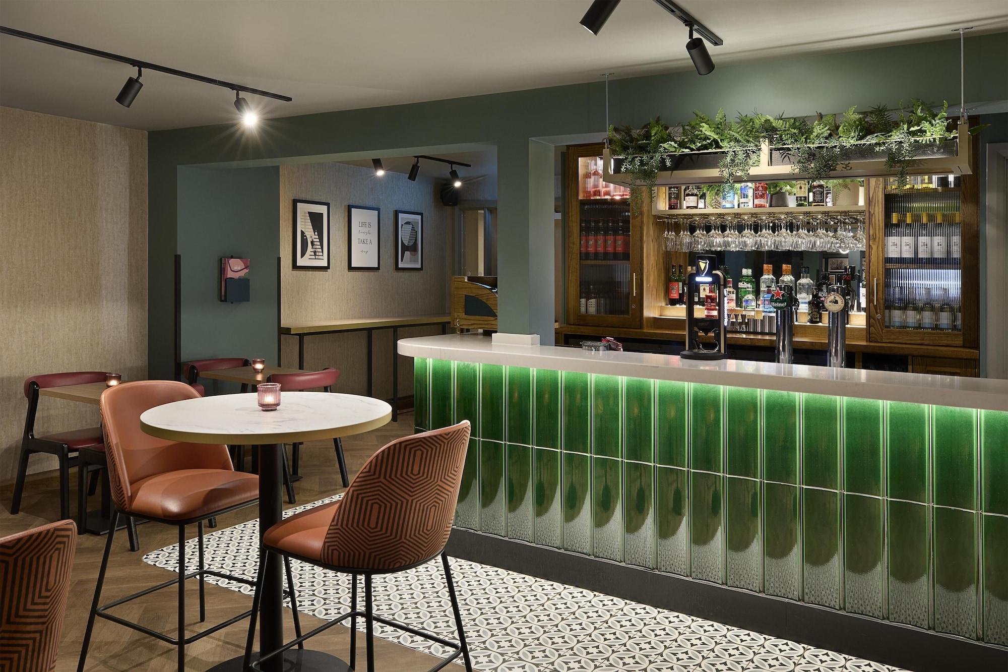 Bar/Salón Premier Inn London Hayes Heathrow - Hyde Park