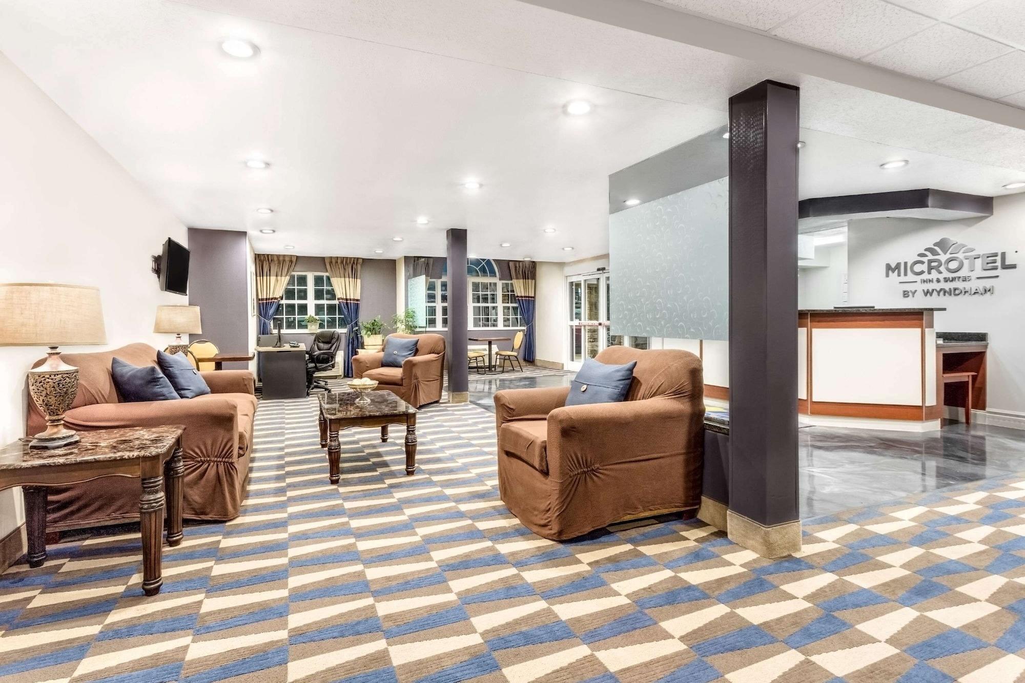 Vista Lobby Microtel Inn & Suites by Wyndham Bremen