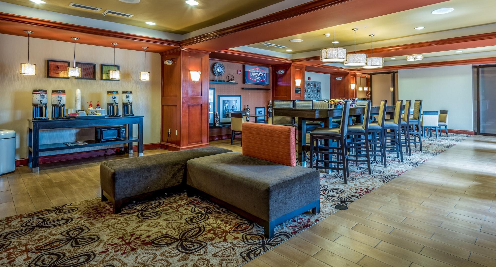 Vista Lobby Hampton Inn Enterprise
