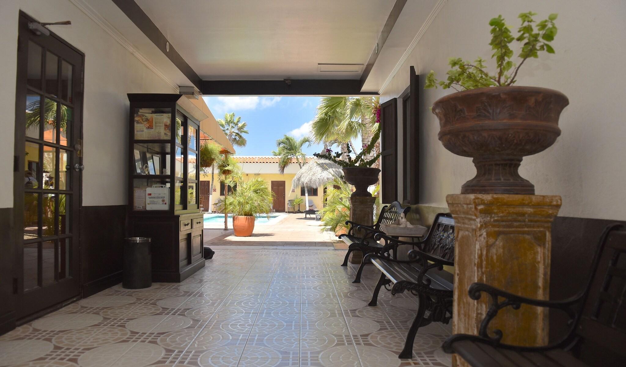 Vista Lobby Arubiana Inn