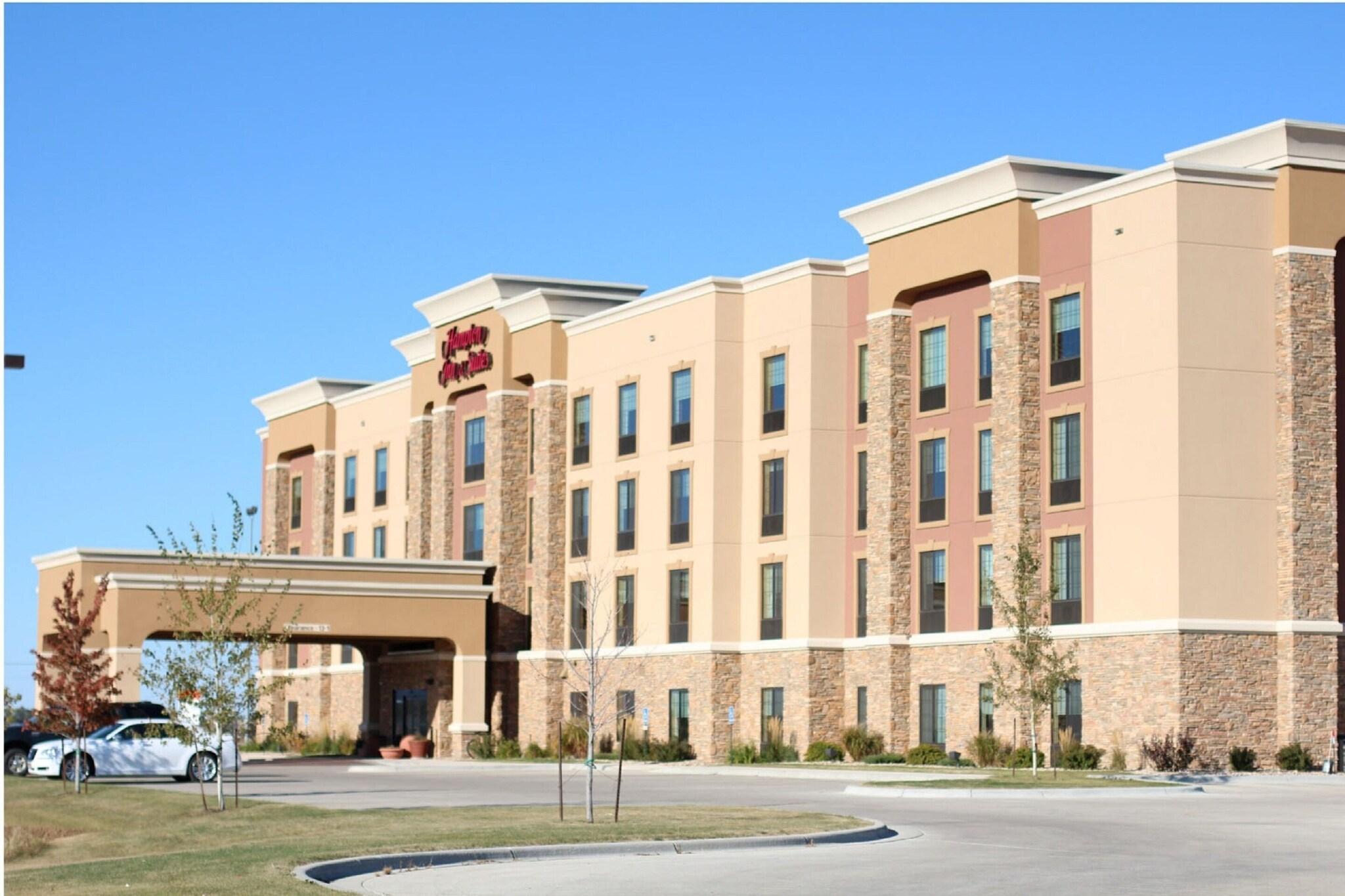 Vista Exterior Hampton Inn & Suites Watertown
