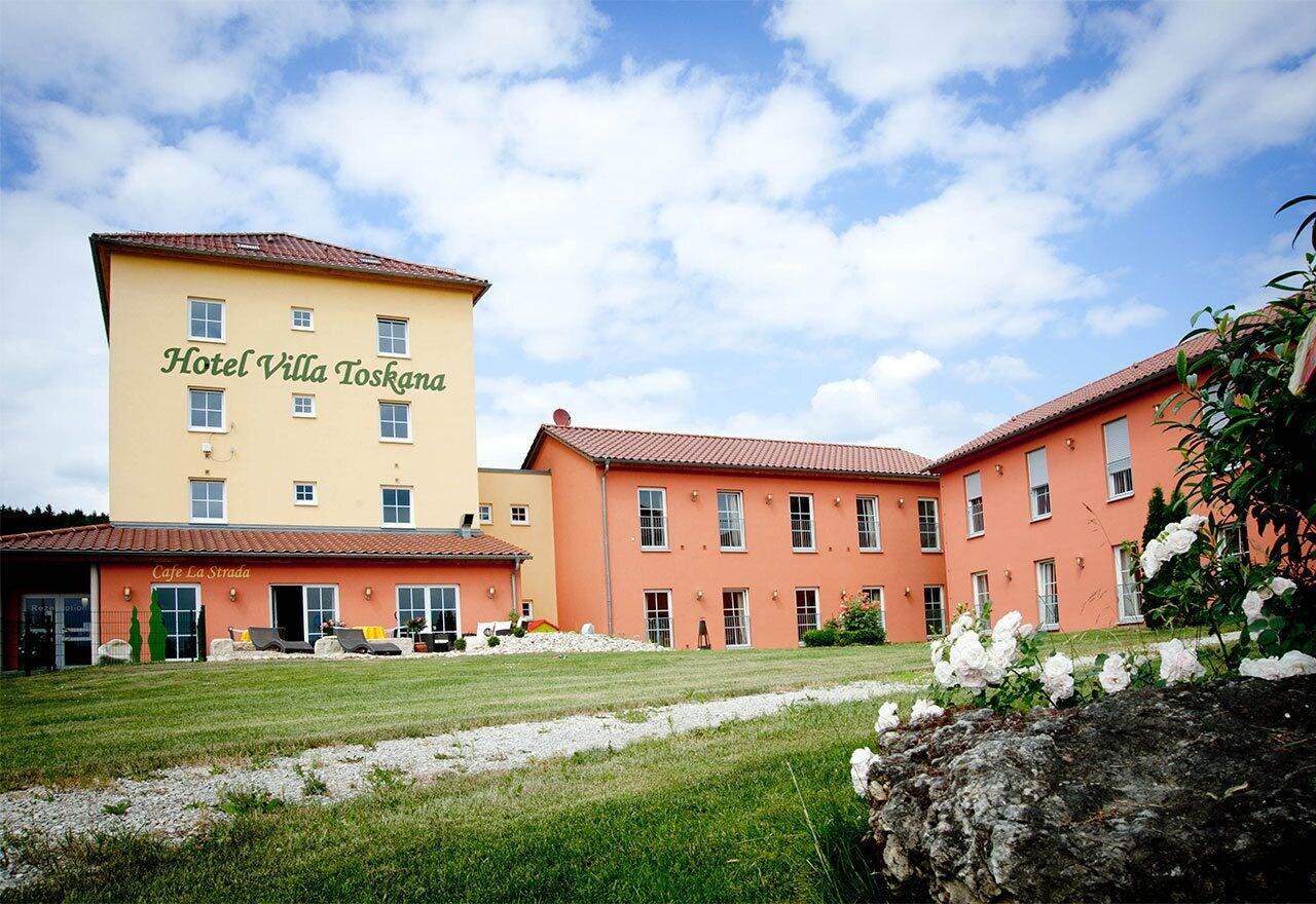 Varios Hotel Villa Toskana