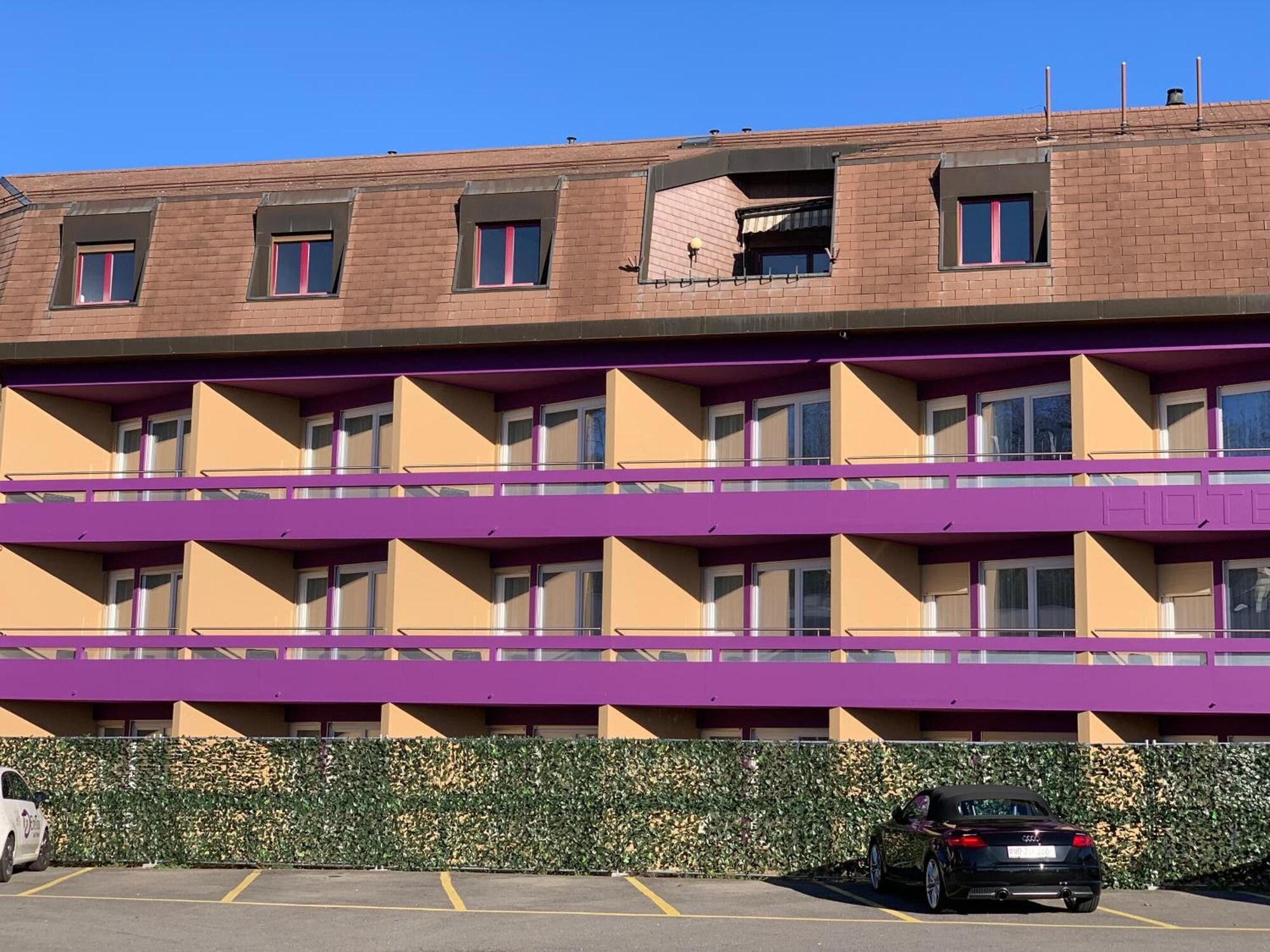 Vista Exterior Eh!Toi Self Motel