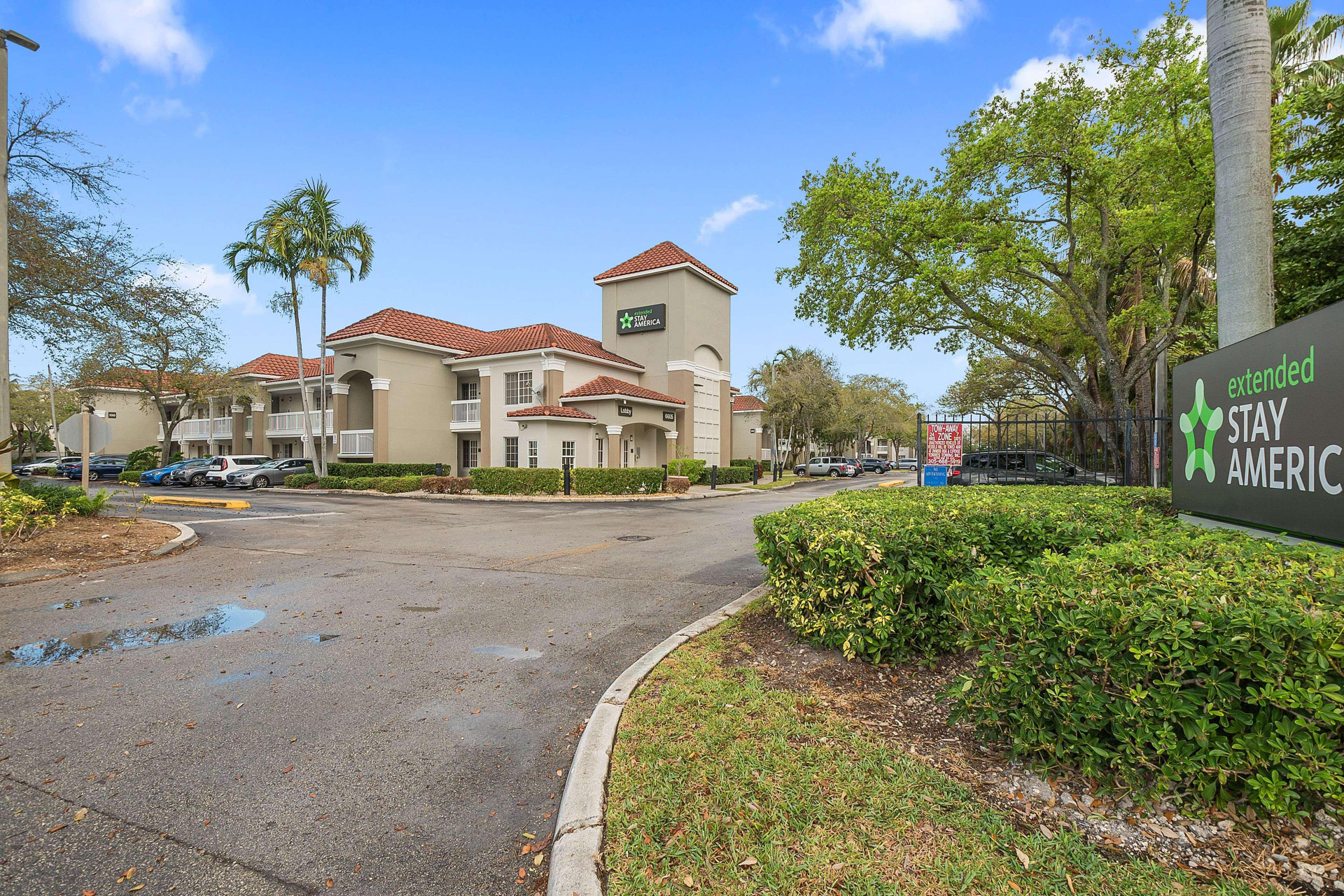 Vista Exterior Extended Stay America-Miami-Airport-Blue Lagoon
