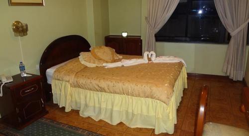 Varios Hotel Master's Suite