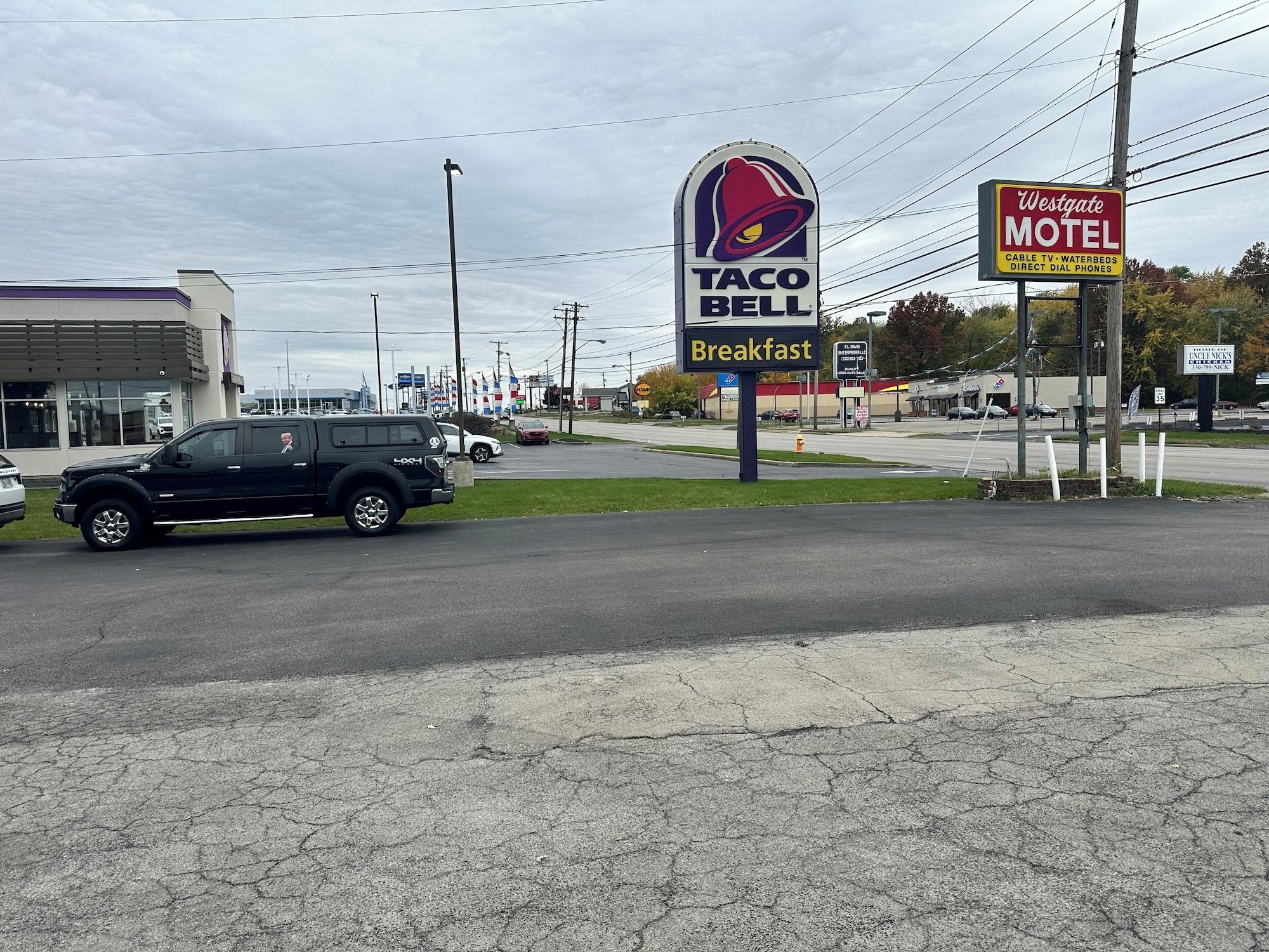 Vista Exterior Westgate Manor Motel Austintown-Younstown, Ohio