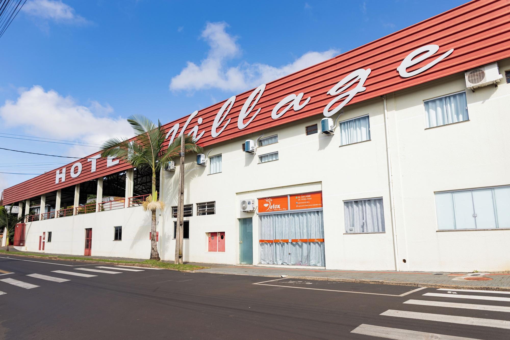 Vista Exterior Hotel Village