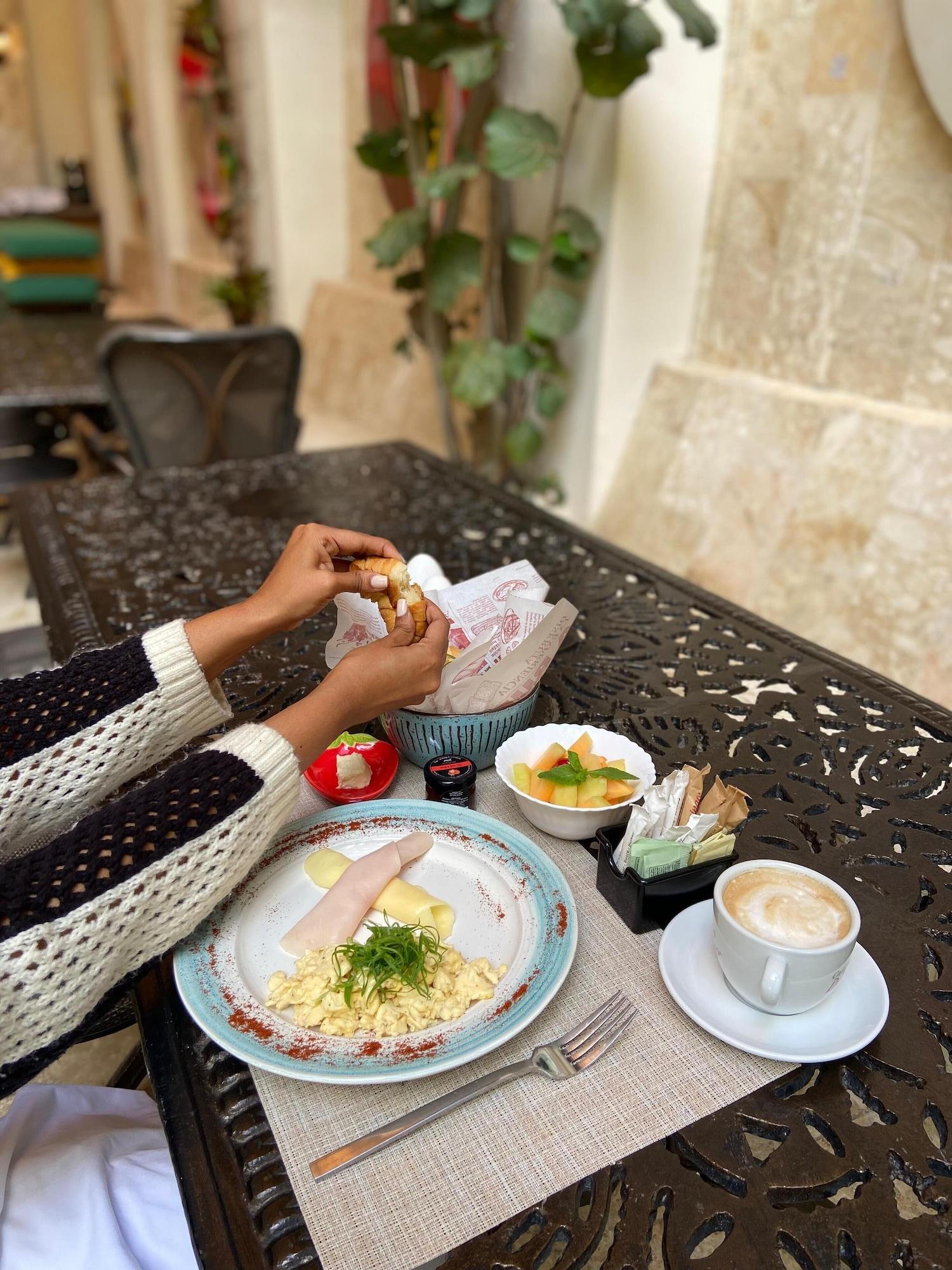 Restaurant Empyrean Art Deco