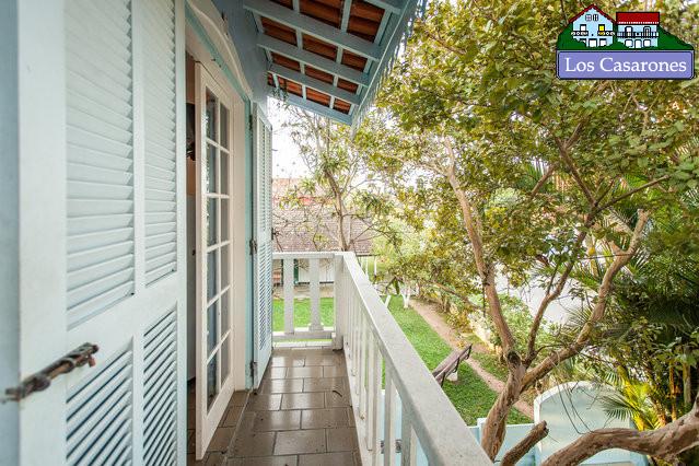 Varios Los Casarones