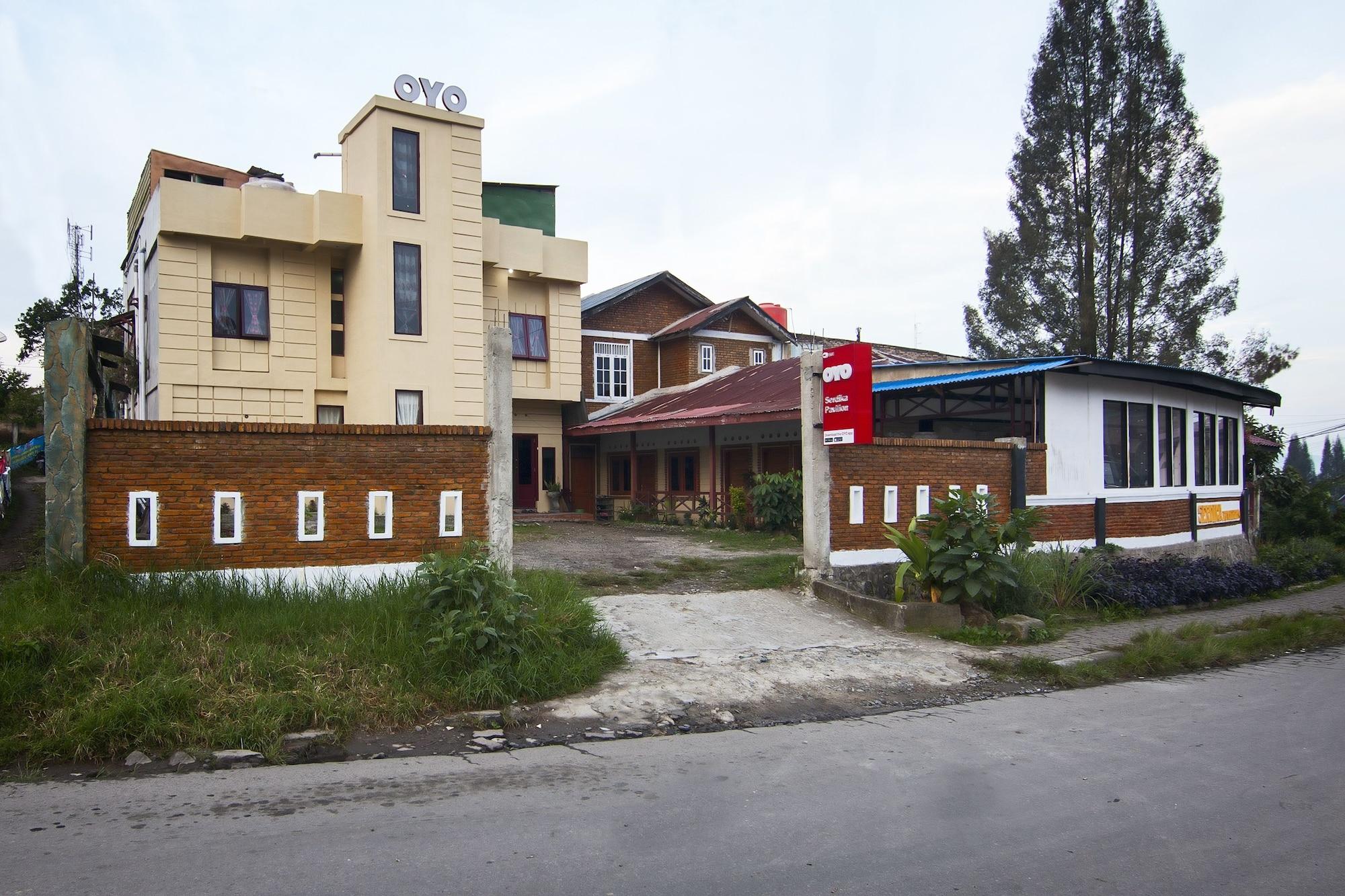 Vista Exterior OYO 581 Serdika Pavilion