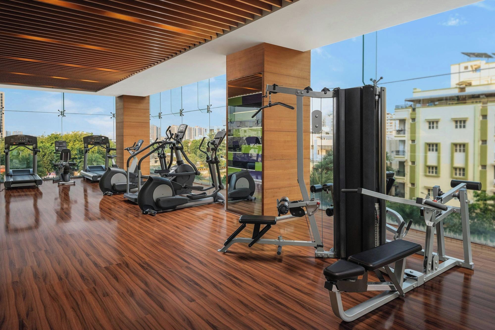 Gimnasio Renaissance Ahmedabad SG Highway