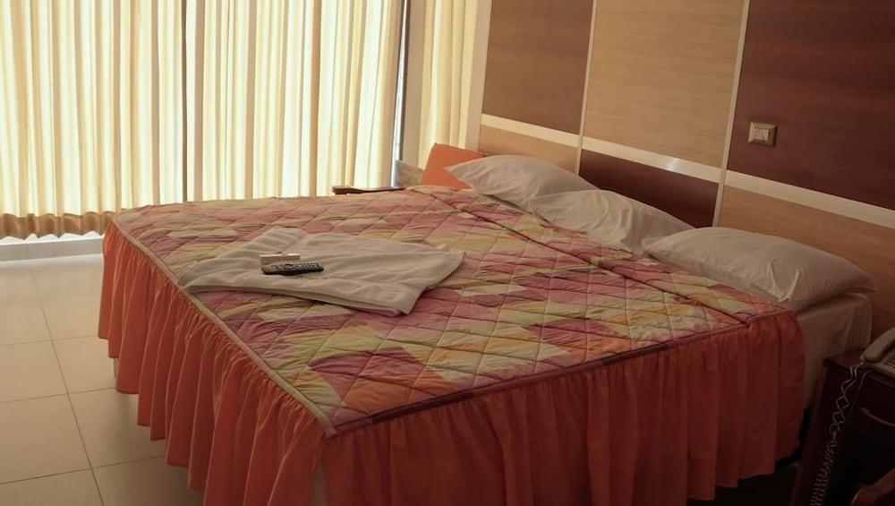 Guest room Hotel Nilas
