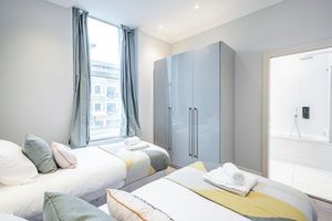 Alquiler Vacacional - Central London Gem: Contemporary 2BR/2BA